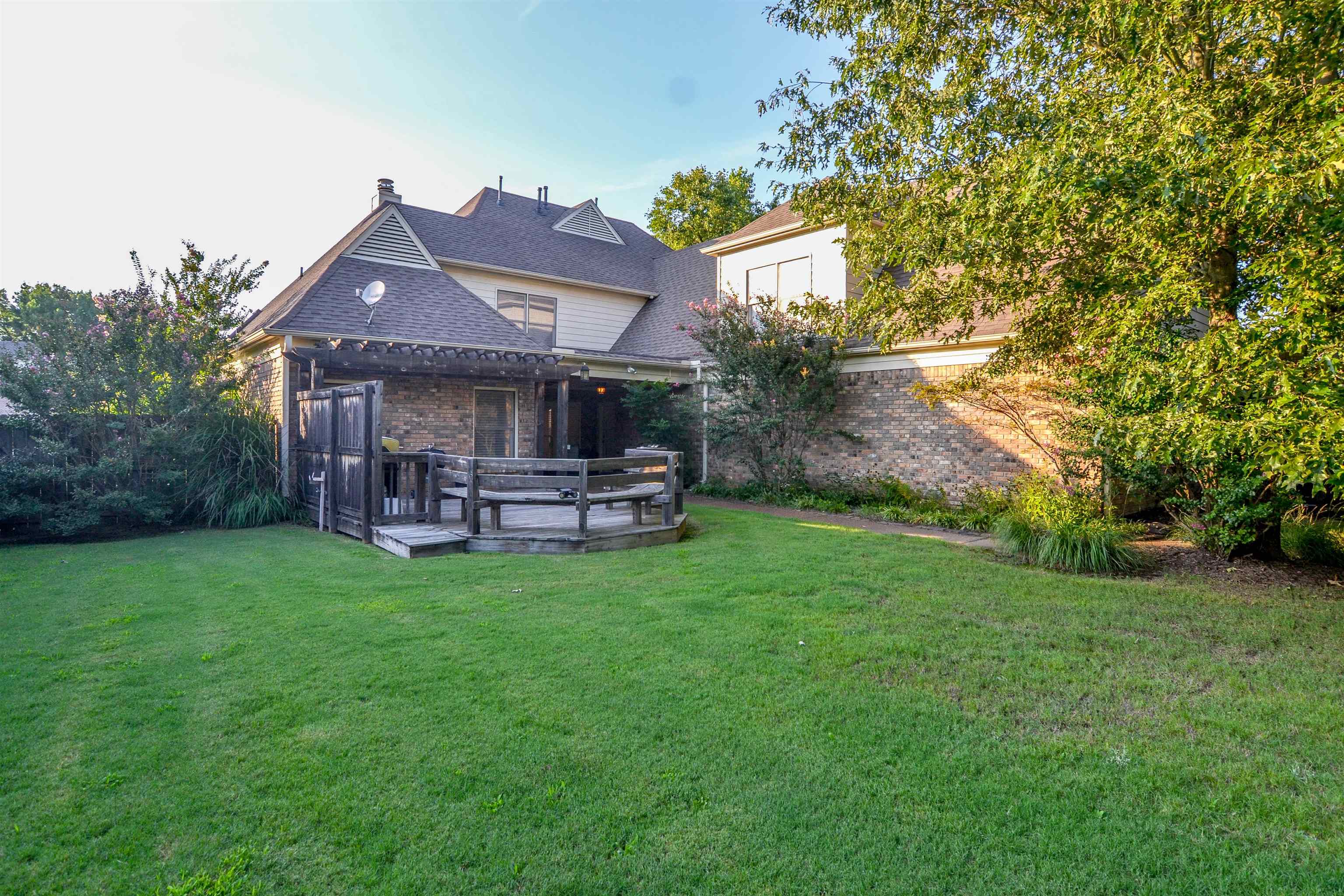 8829 RIVER HOLLOW DR