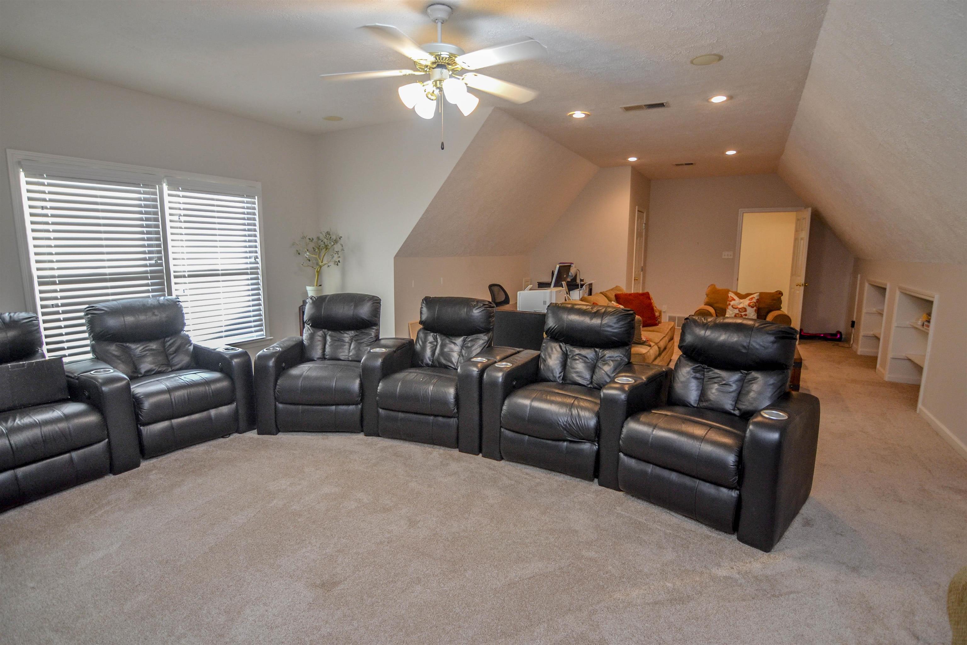 8829 RIVER HOLLOW DR