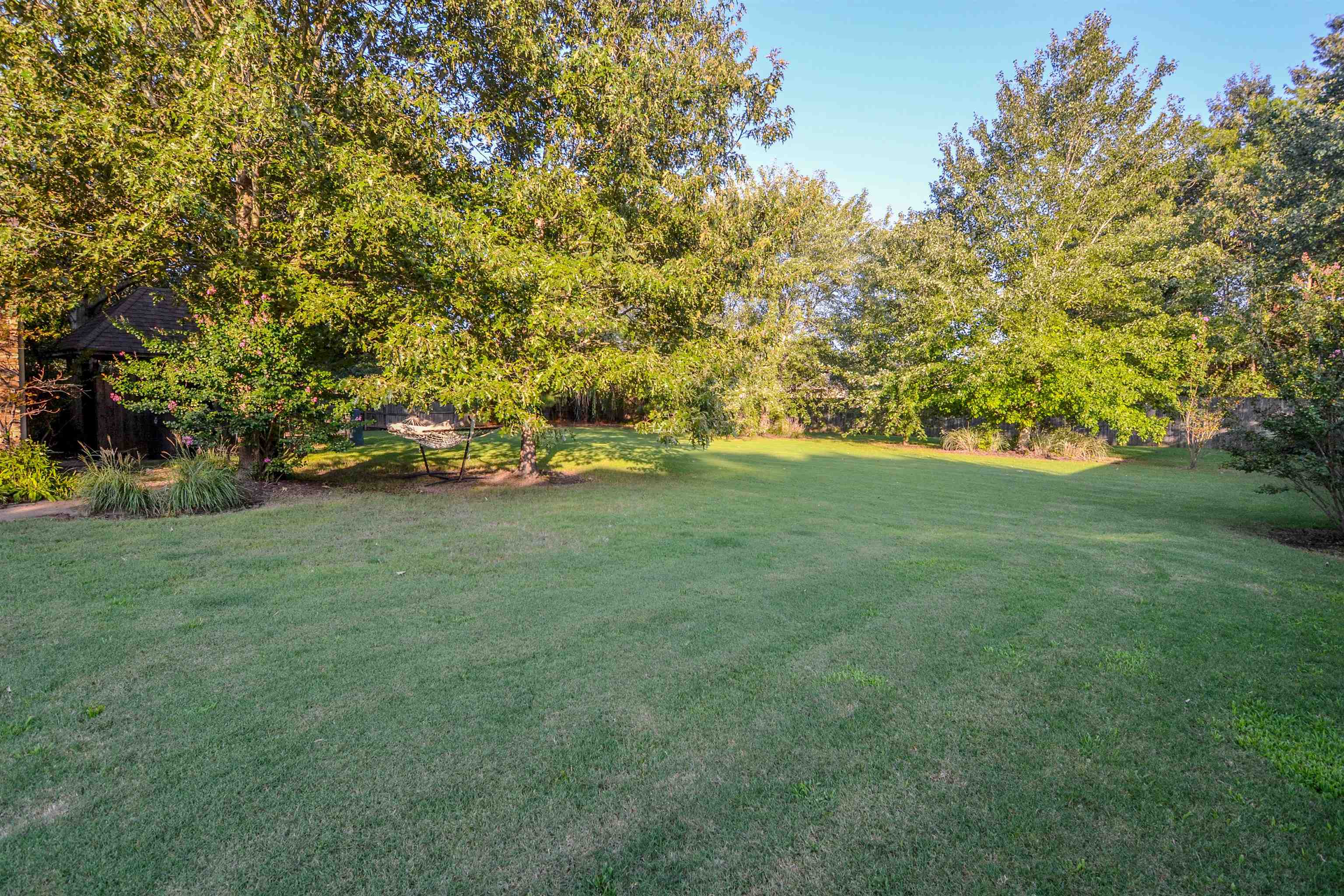 8829 RIVER HOLLOW DR