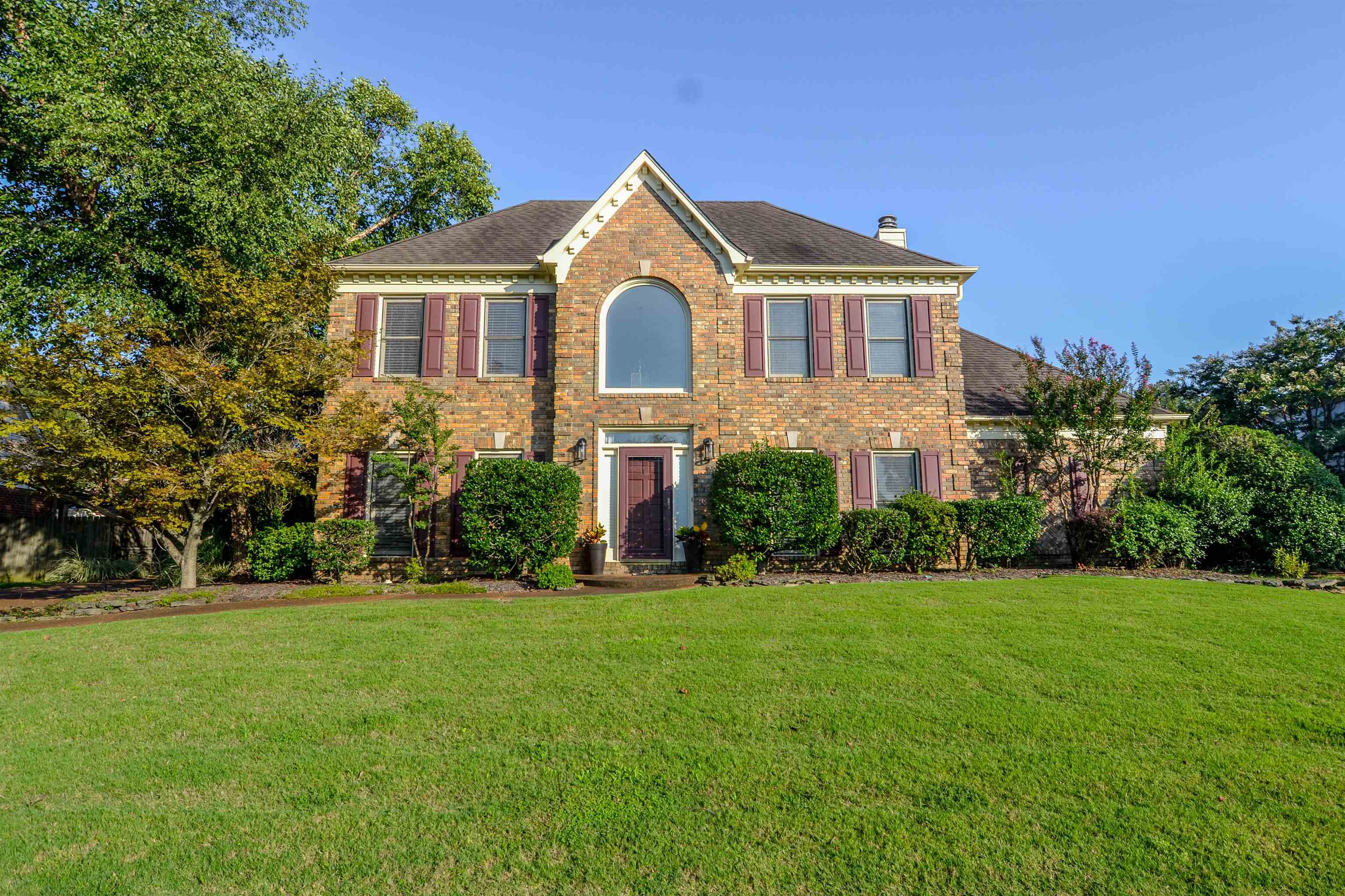 8829 RIVER HOLLOW DR