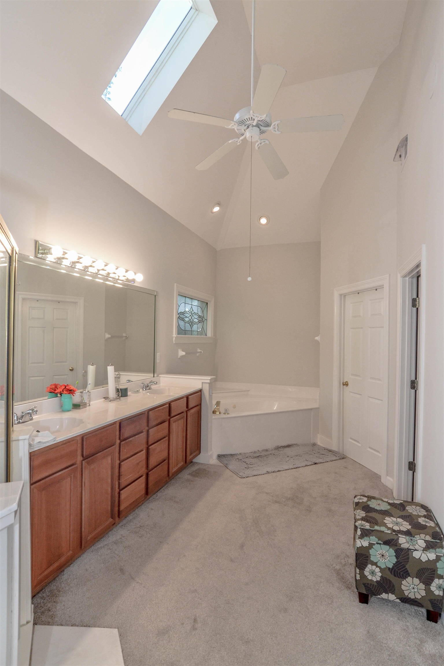 8829 RIVER HOLLOW DR