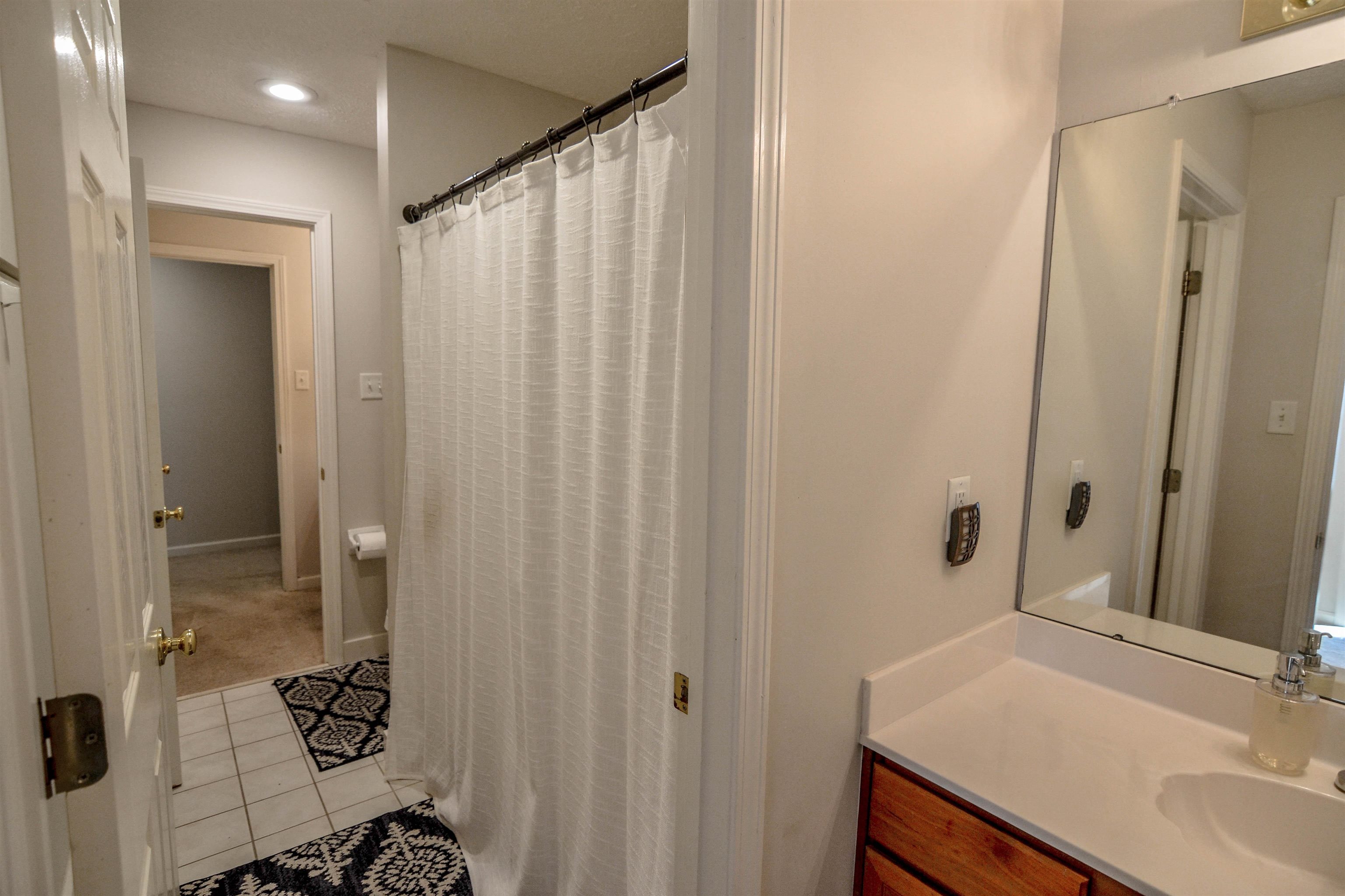 8829 RIVER HOLLOW DR