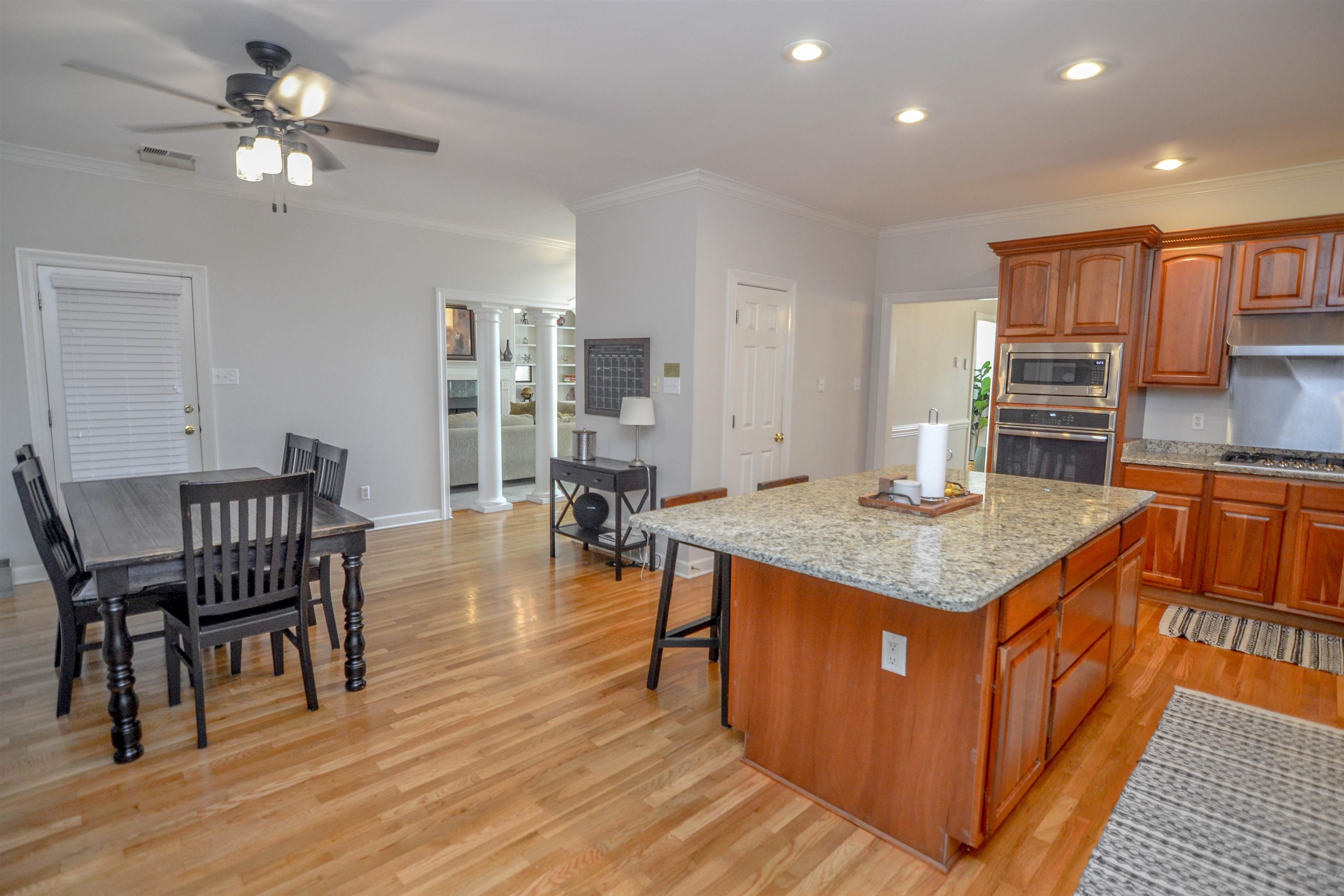 8829 RIVER HOLLOW DR