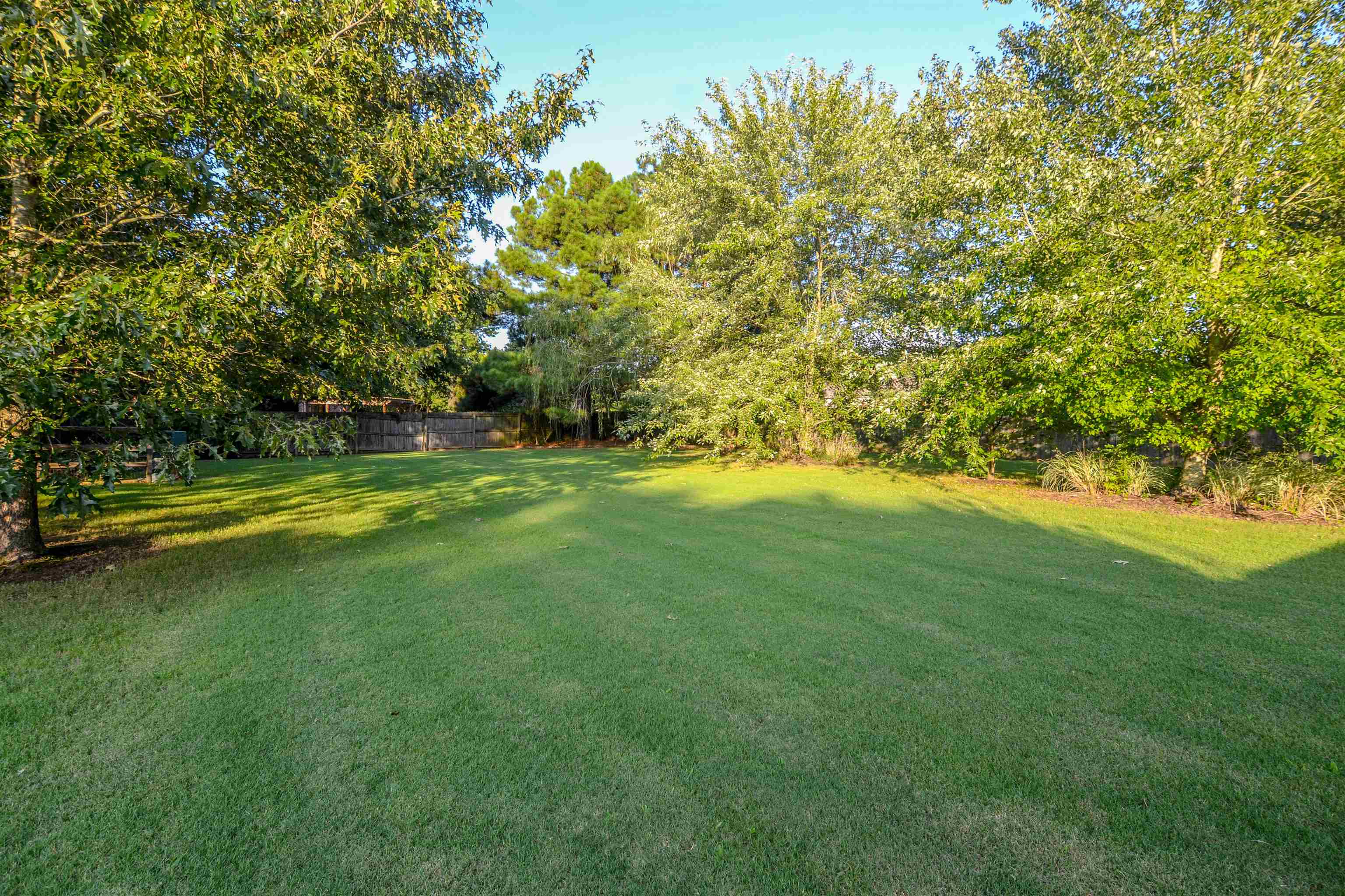 8829 RIVER HOLLOW DR