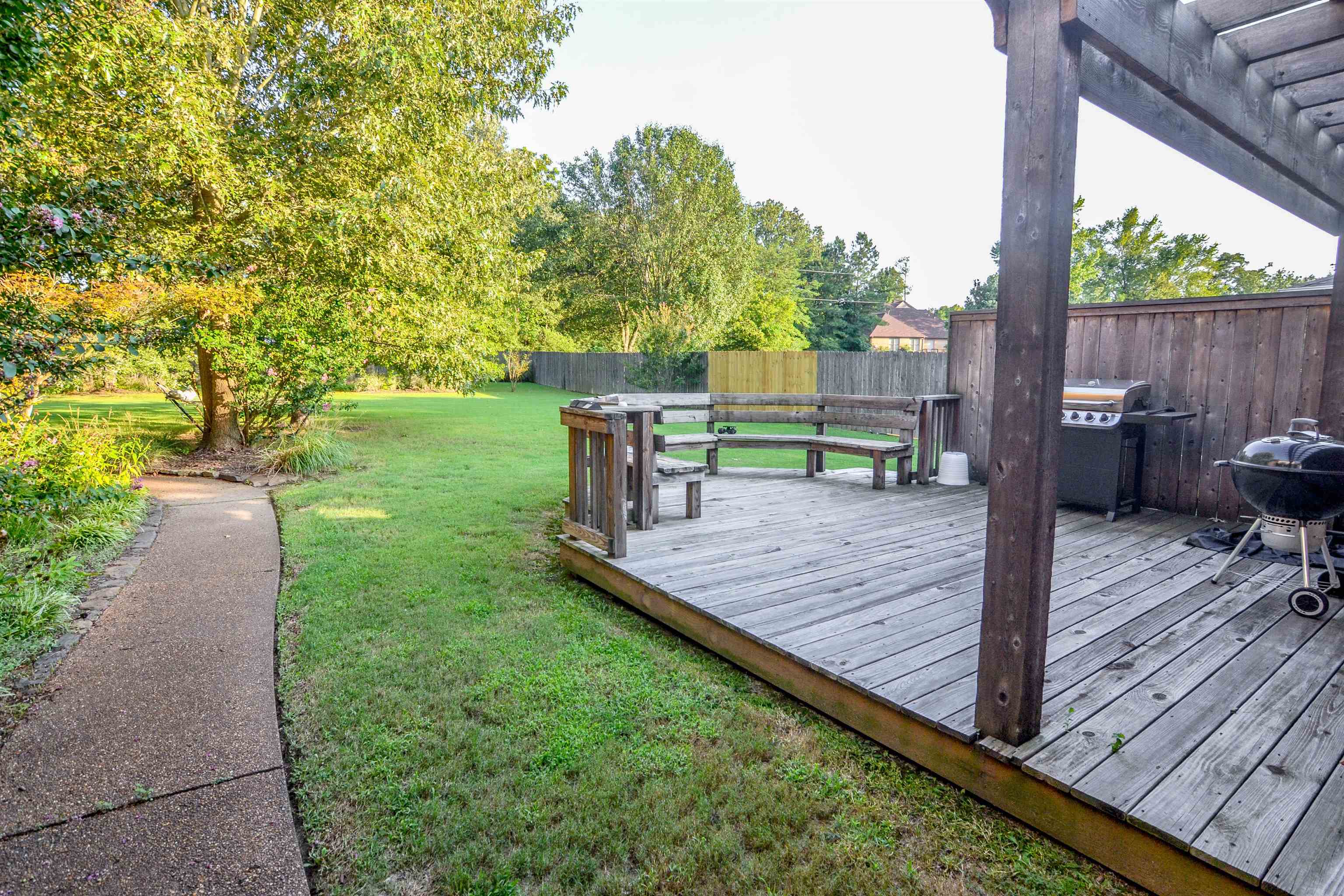 8829 RIVER HOLLOW DR