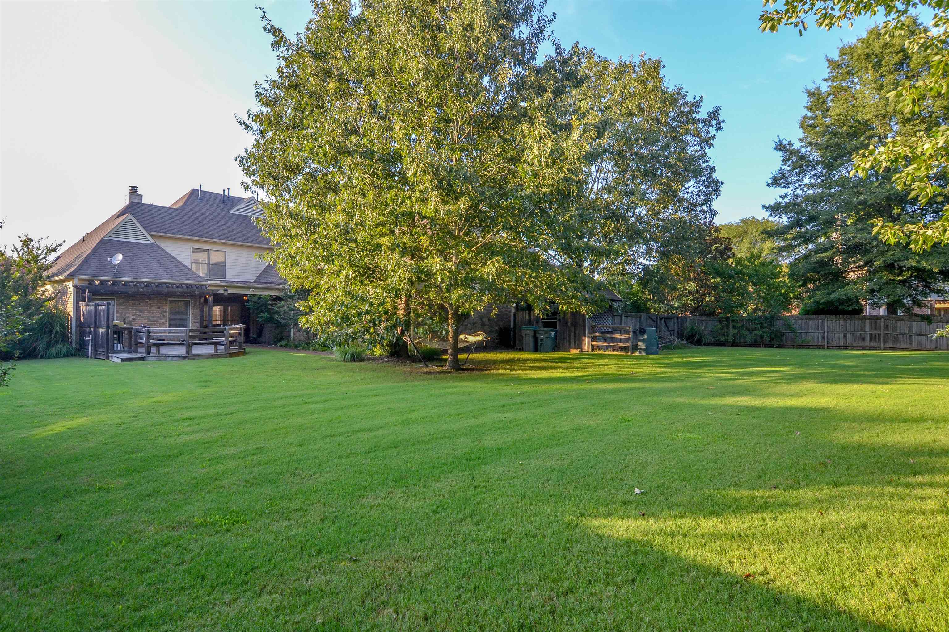 8829 RIVER HOLLOW DR