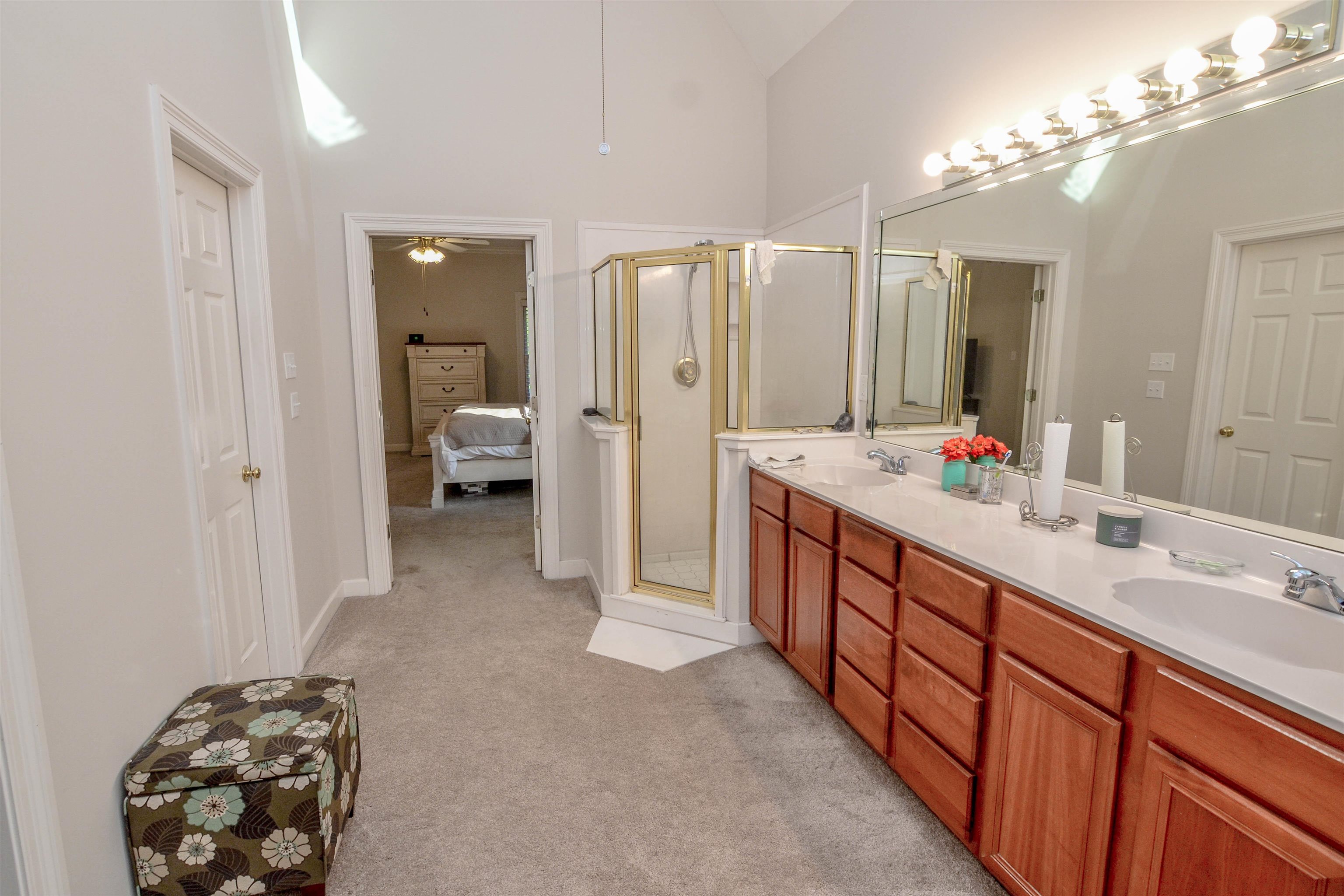 8829 RIVER HOLLOW DR