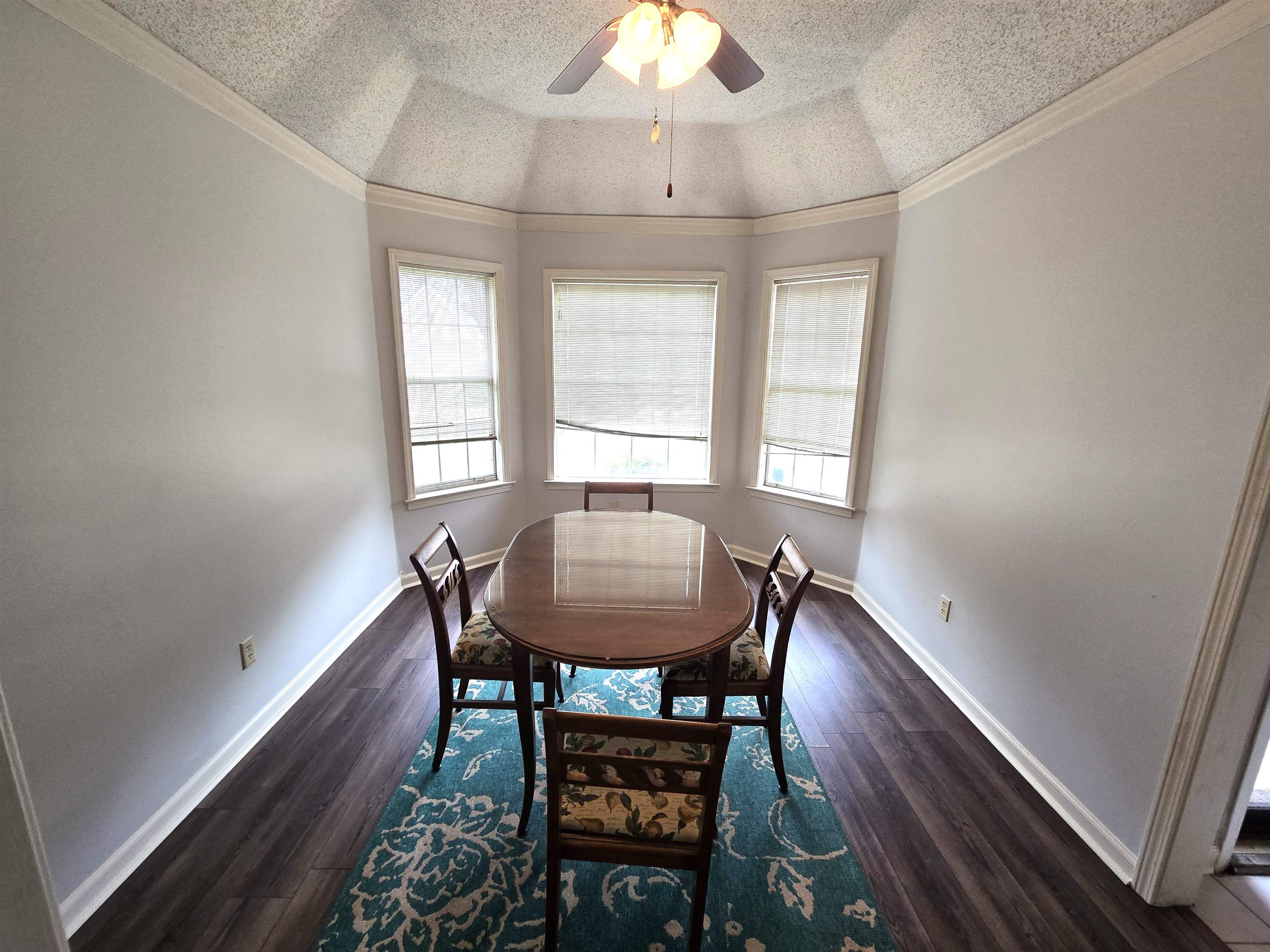 2216 LAKE SPRINGS LN