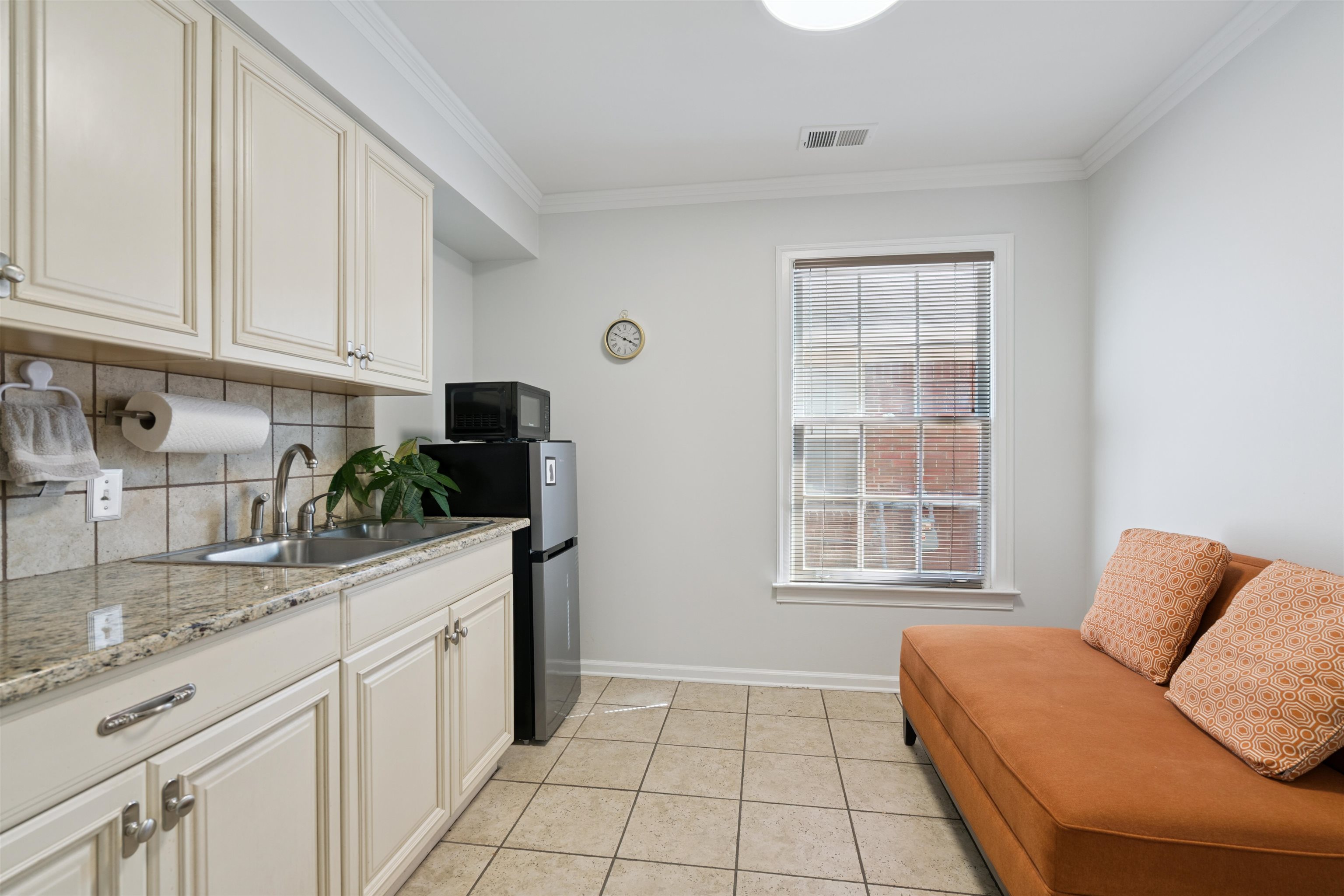 352 POPLAR VIEW LN