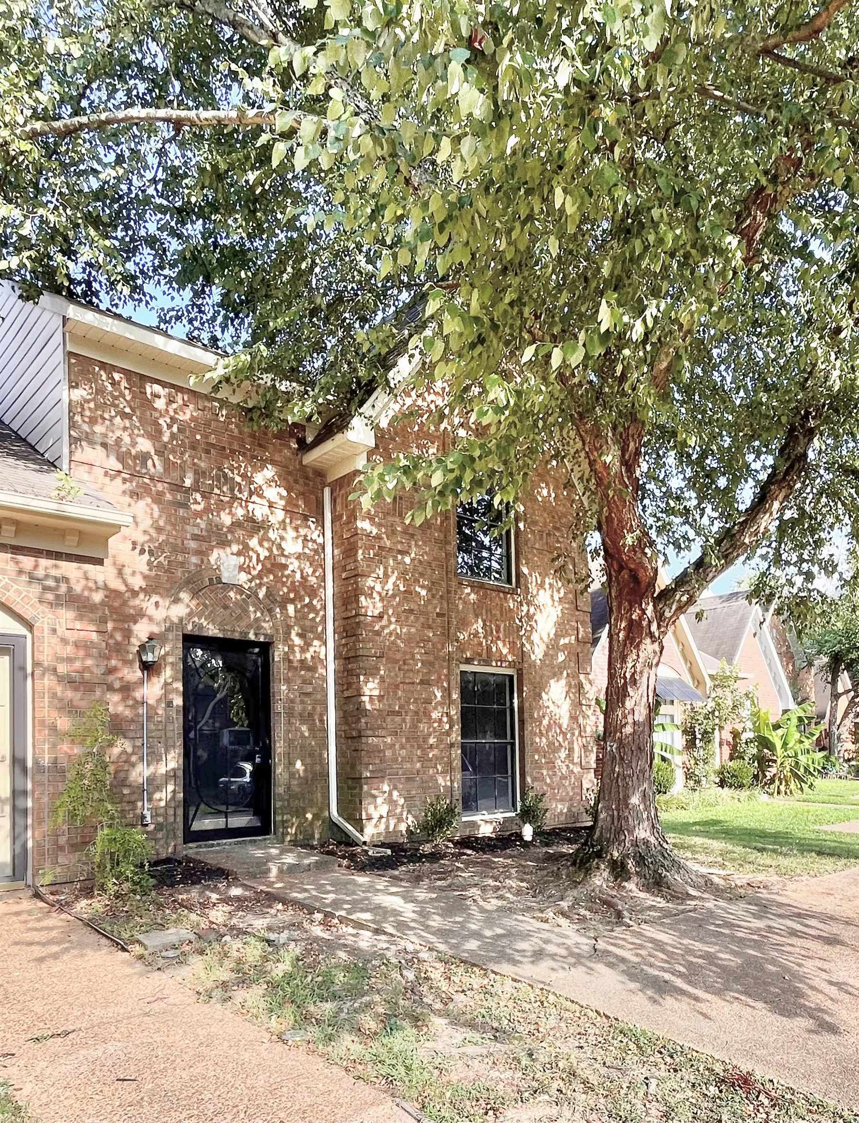 1646 OAKEN BUCKET DR