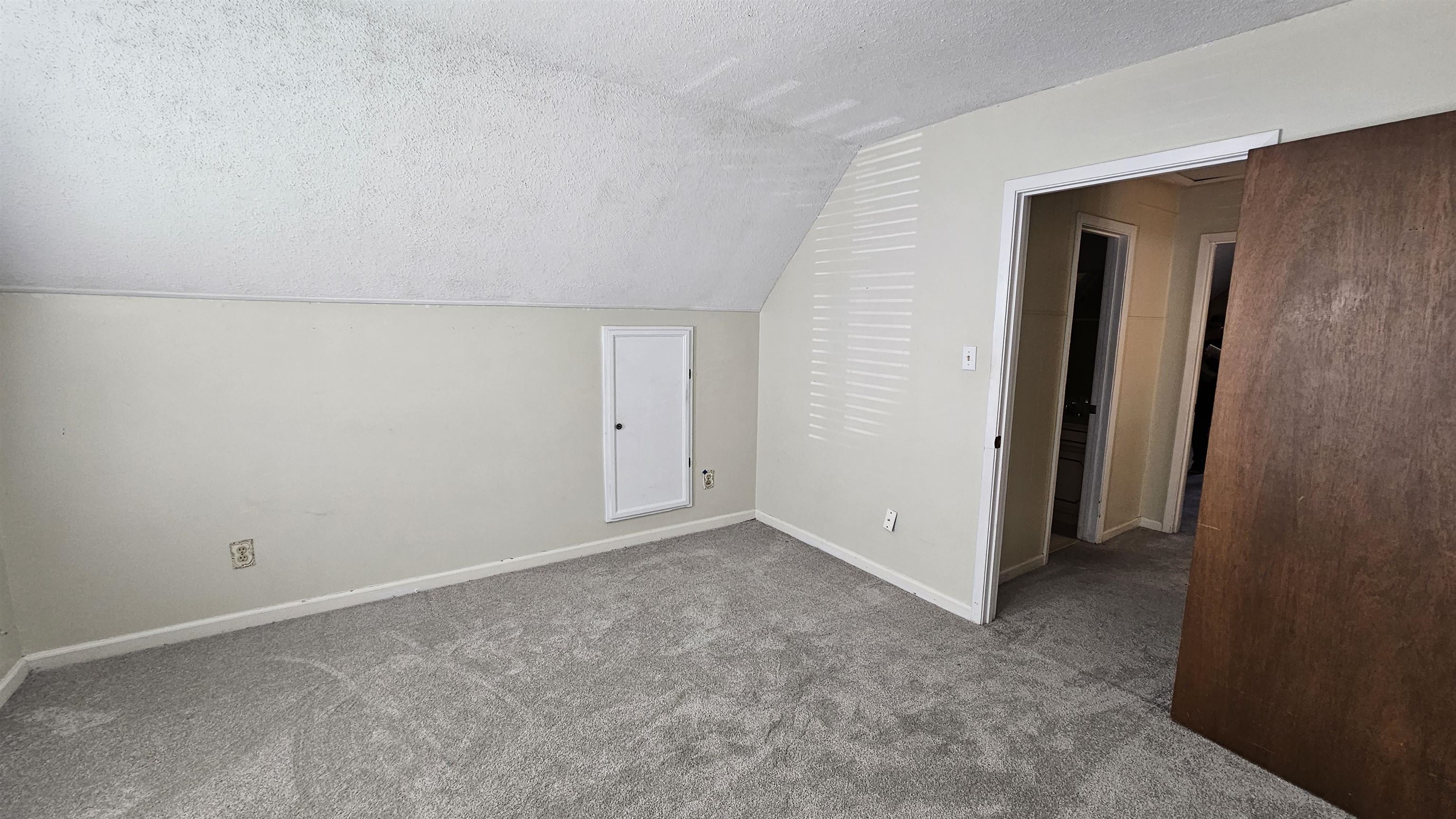 1411 POPLAR RIDGE DR