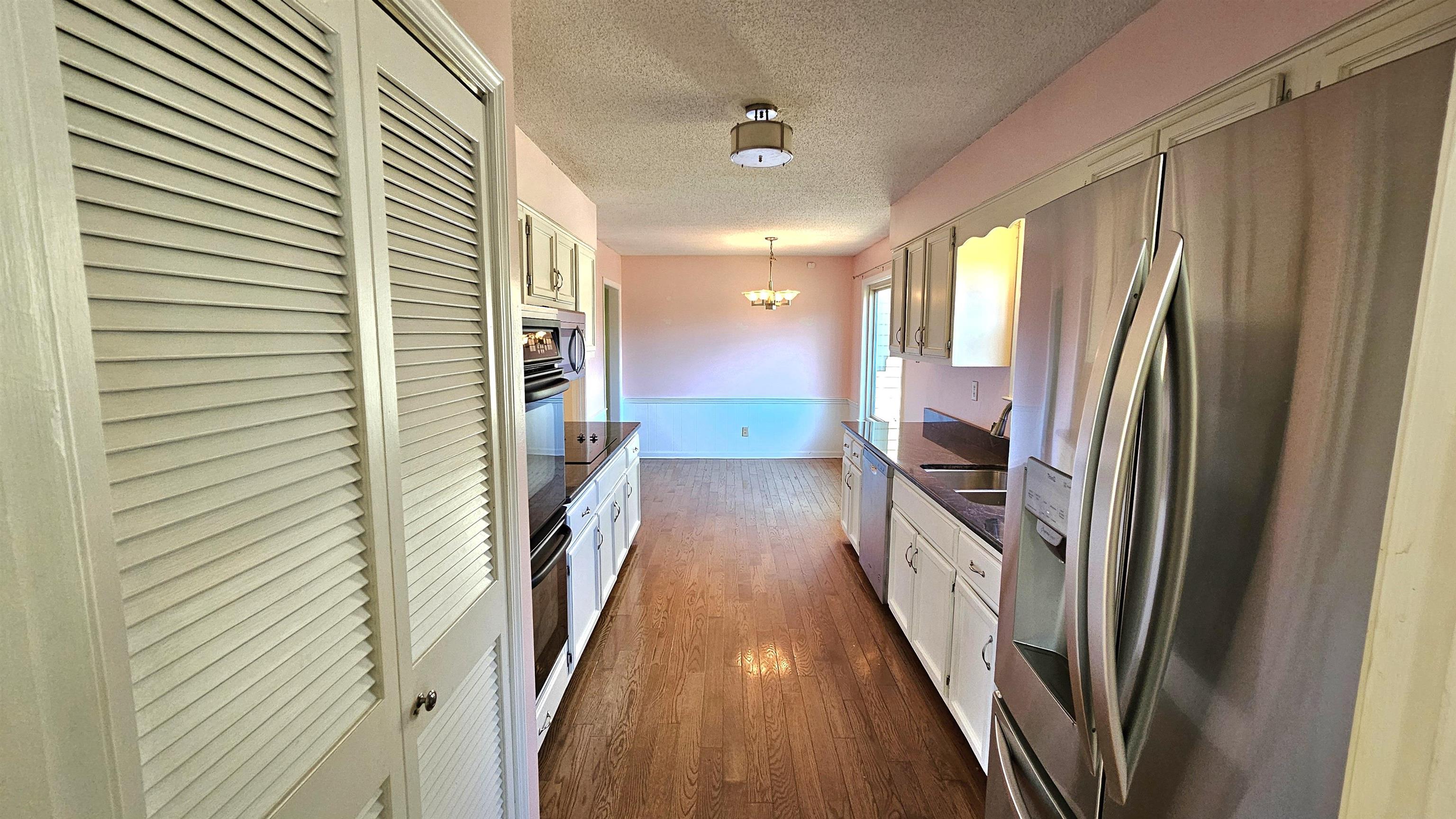 1411 POPLAR RIDGE DR