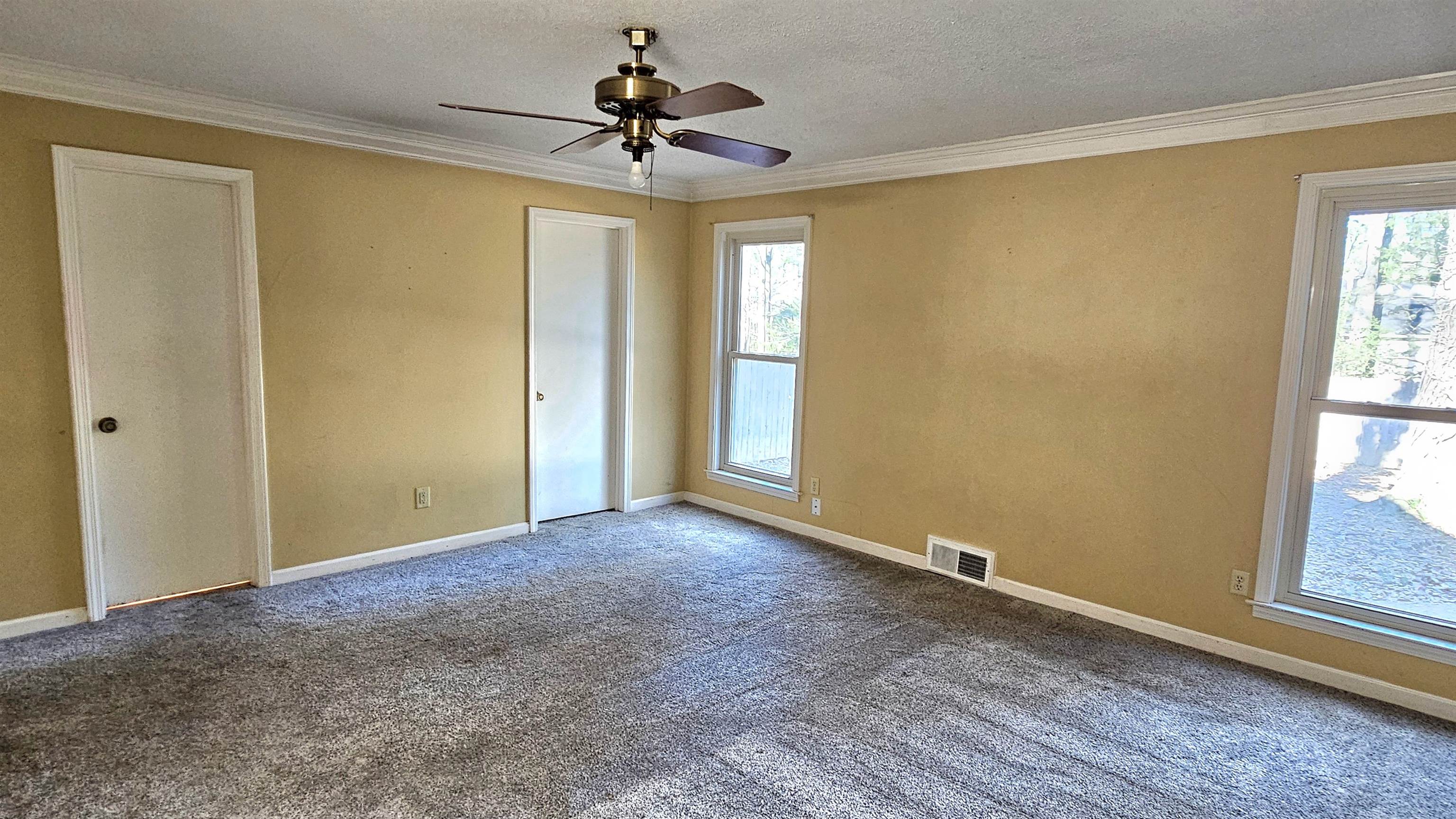 1411 POPLAR RIDGE DR