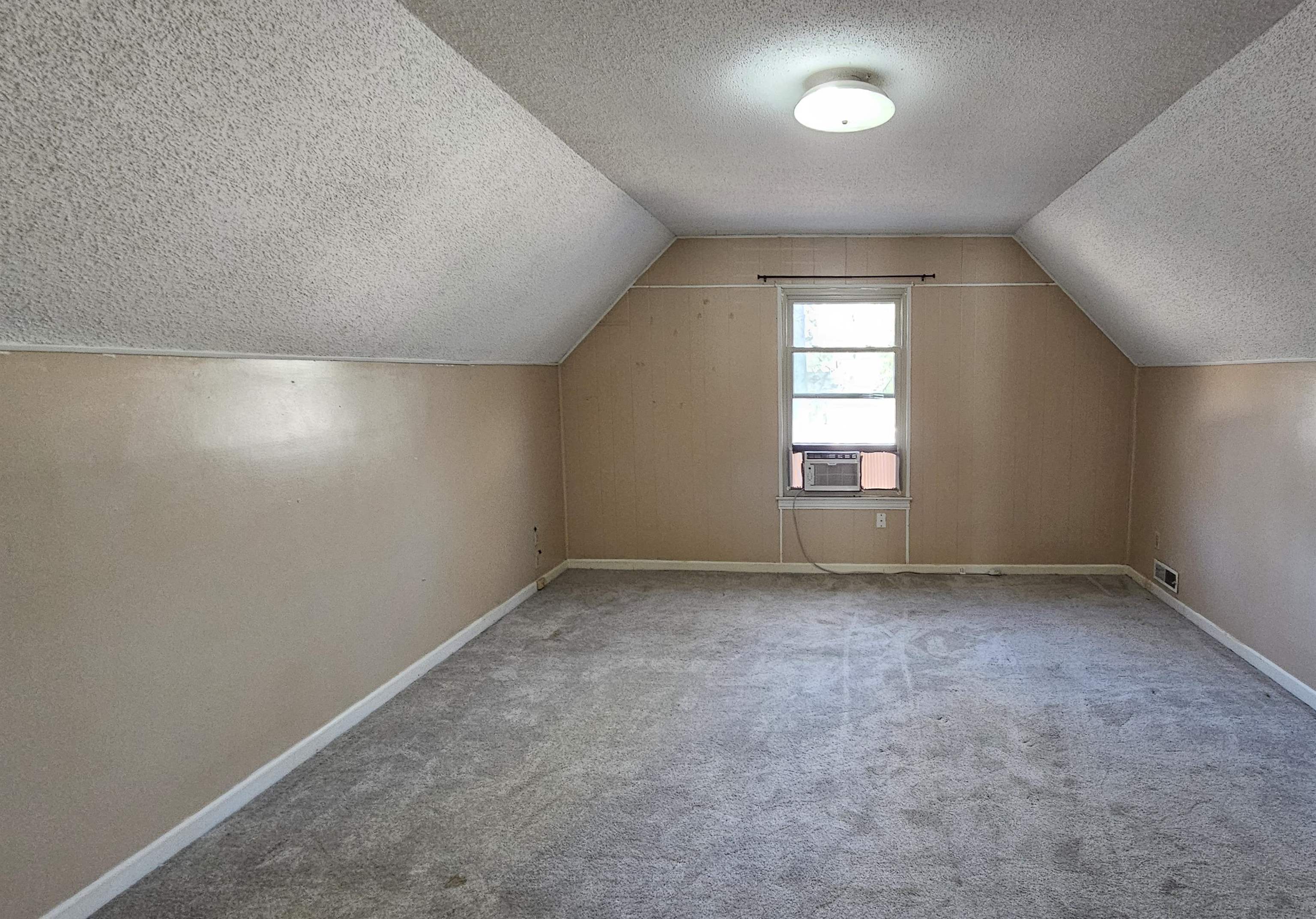 1411 POPLAR RIDGE DR