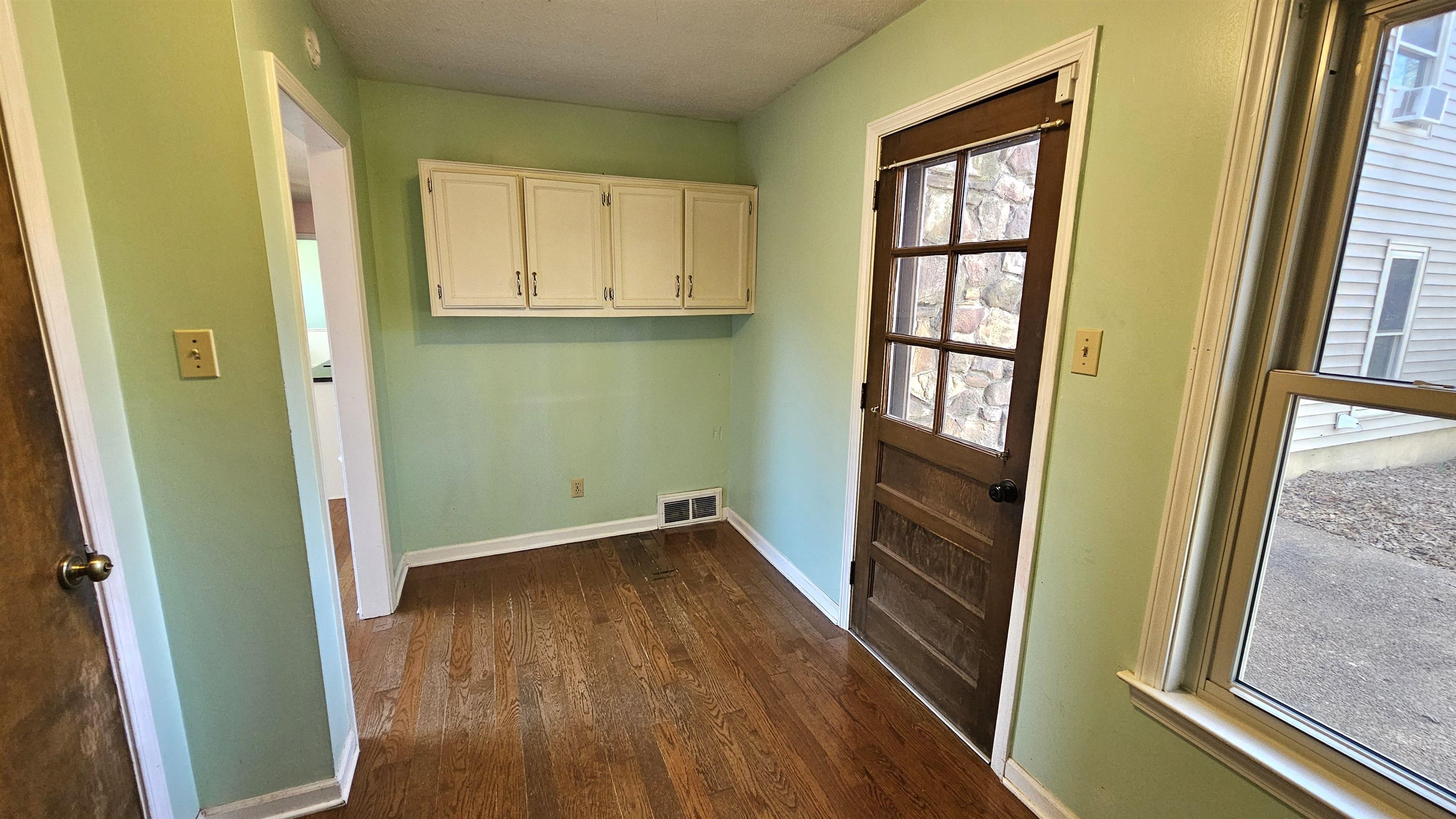 1411 POPLAR RIDGE DR