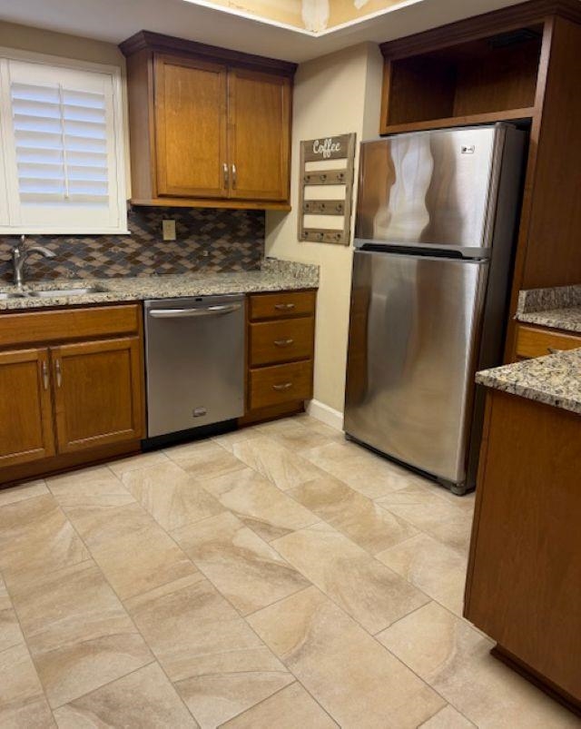 806 THISTLEDOWN DR Unit: 1303