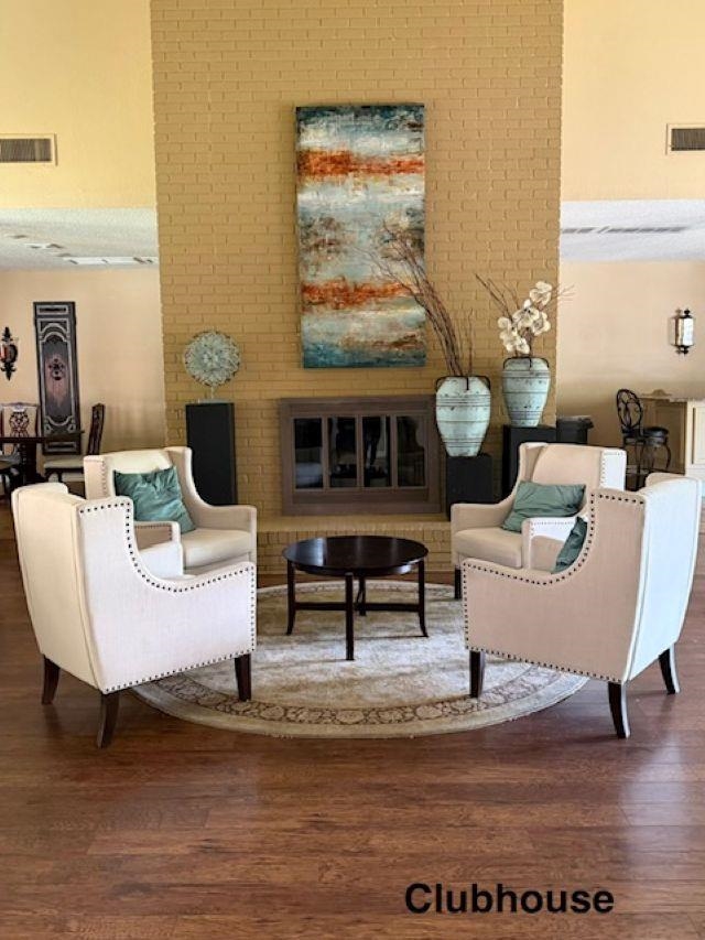 806 THISTLEDOWN DR Unit: 1303