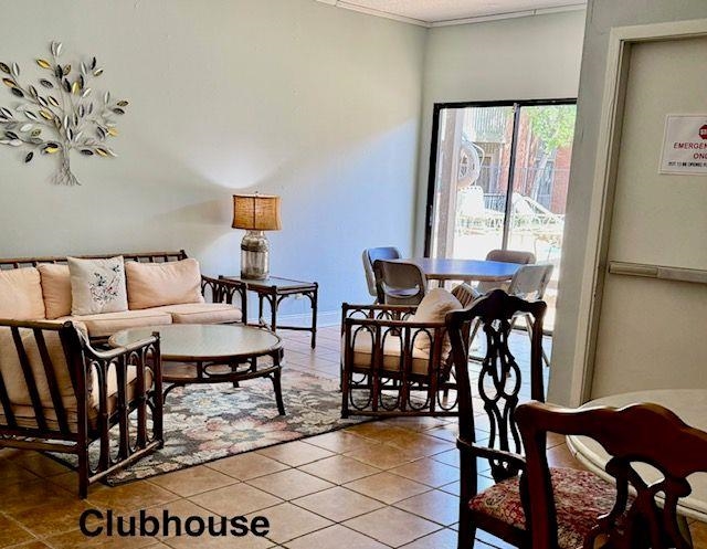 806 THISTLEDOWN DR Unit: 1303