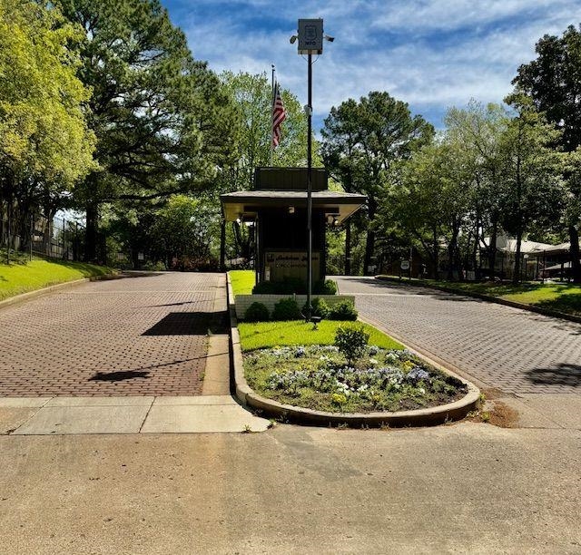 806 THISTLEDOWN DR Unit: 1303