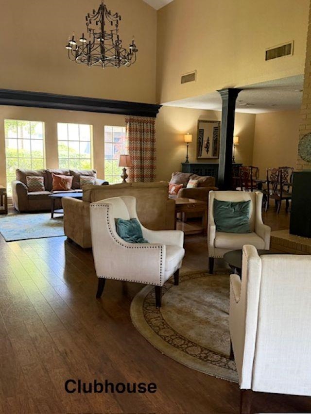 806 THISTLEDOWN DR Unit: 1303