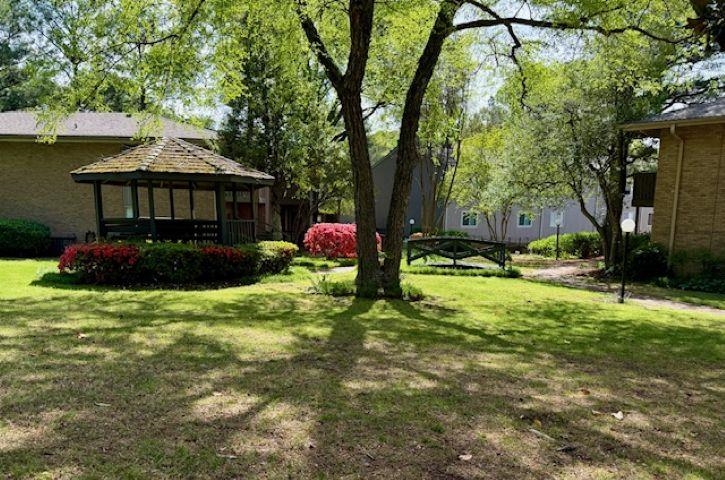 806 THISTLEDOWN DR Unit: 1303