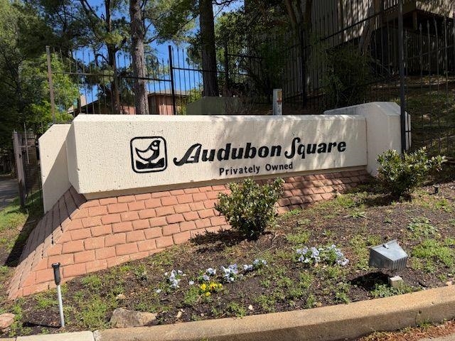 806 THISTLEDOWN DR Unit: 1303