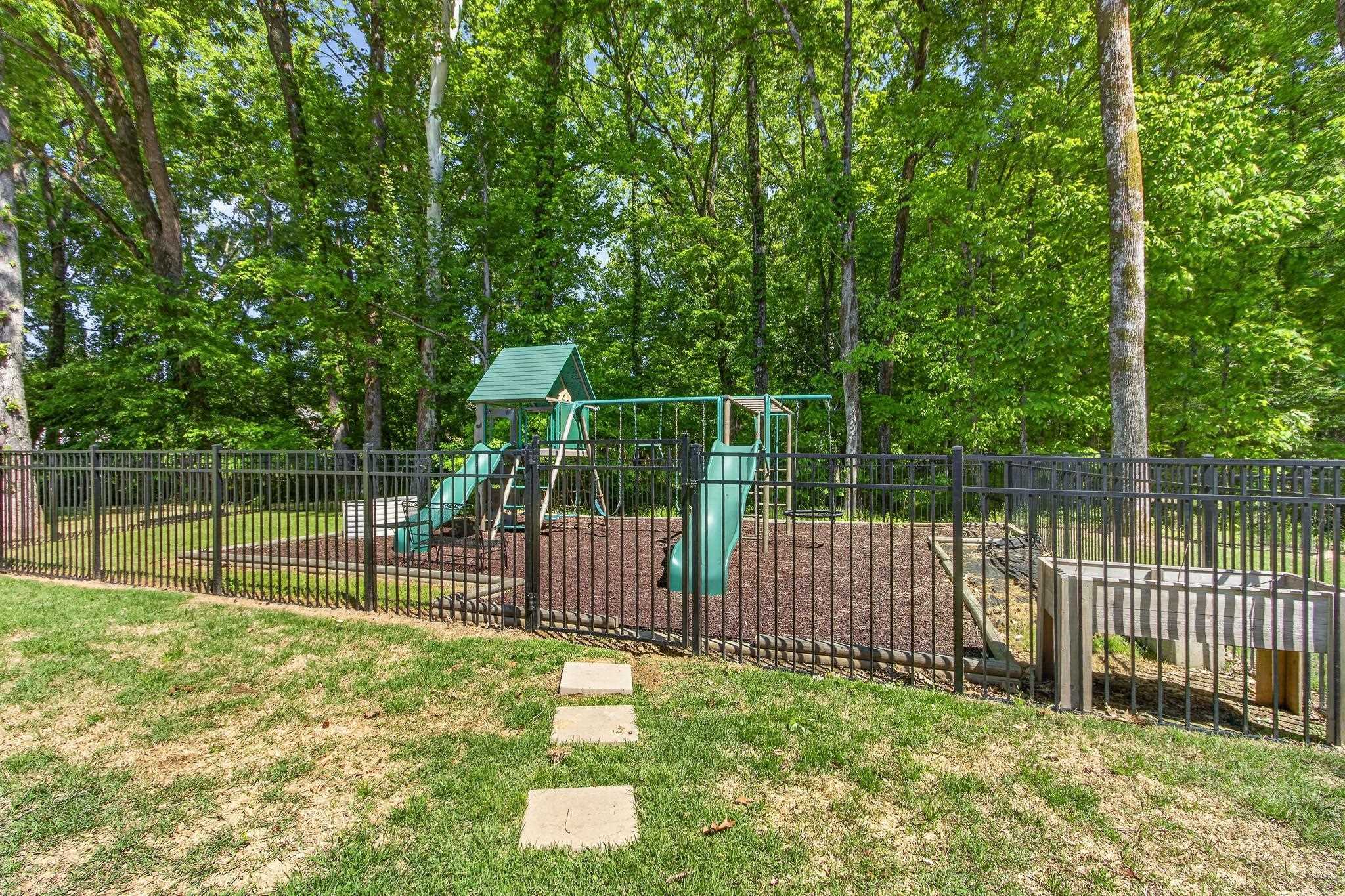 160 FAIR MEADOWS LN