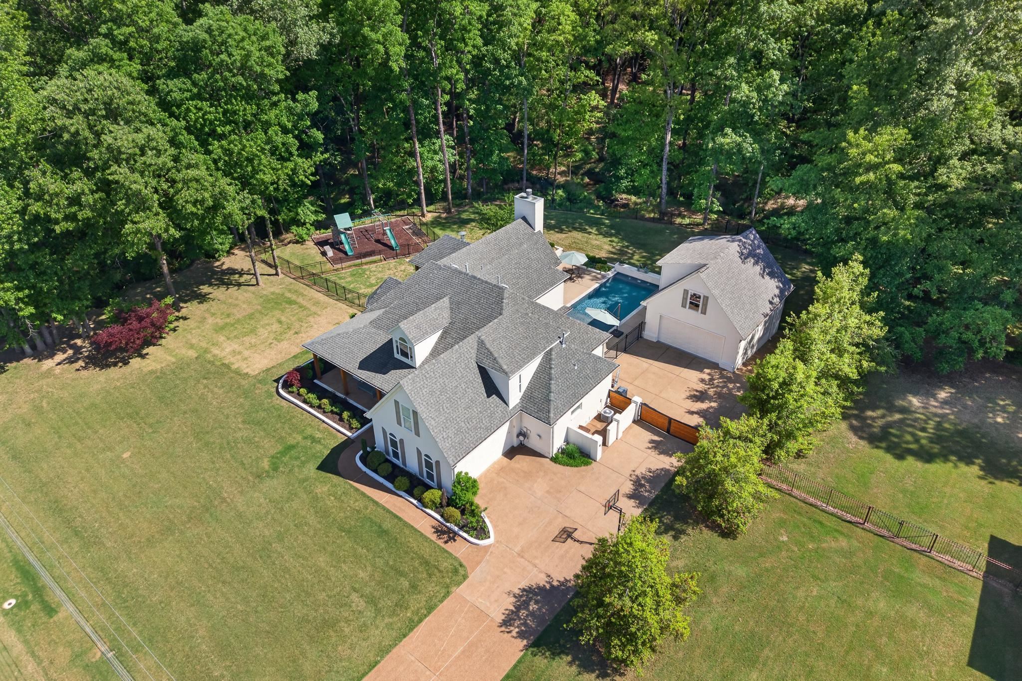 160 FAIR MEADOWS LN