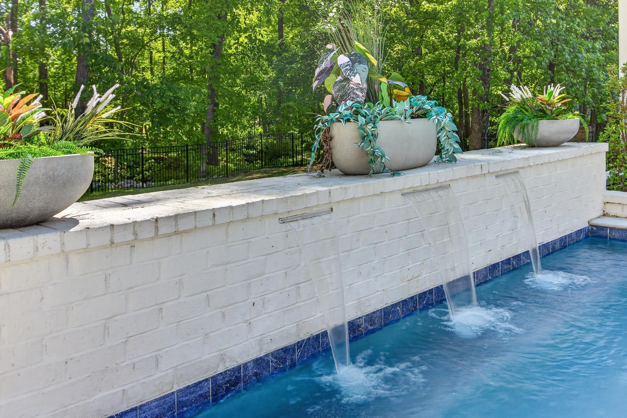 160 FAIR MEADOWS LN