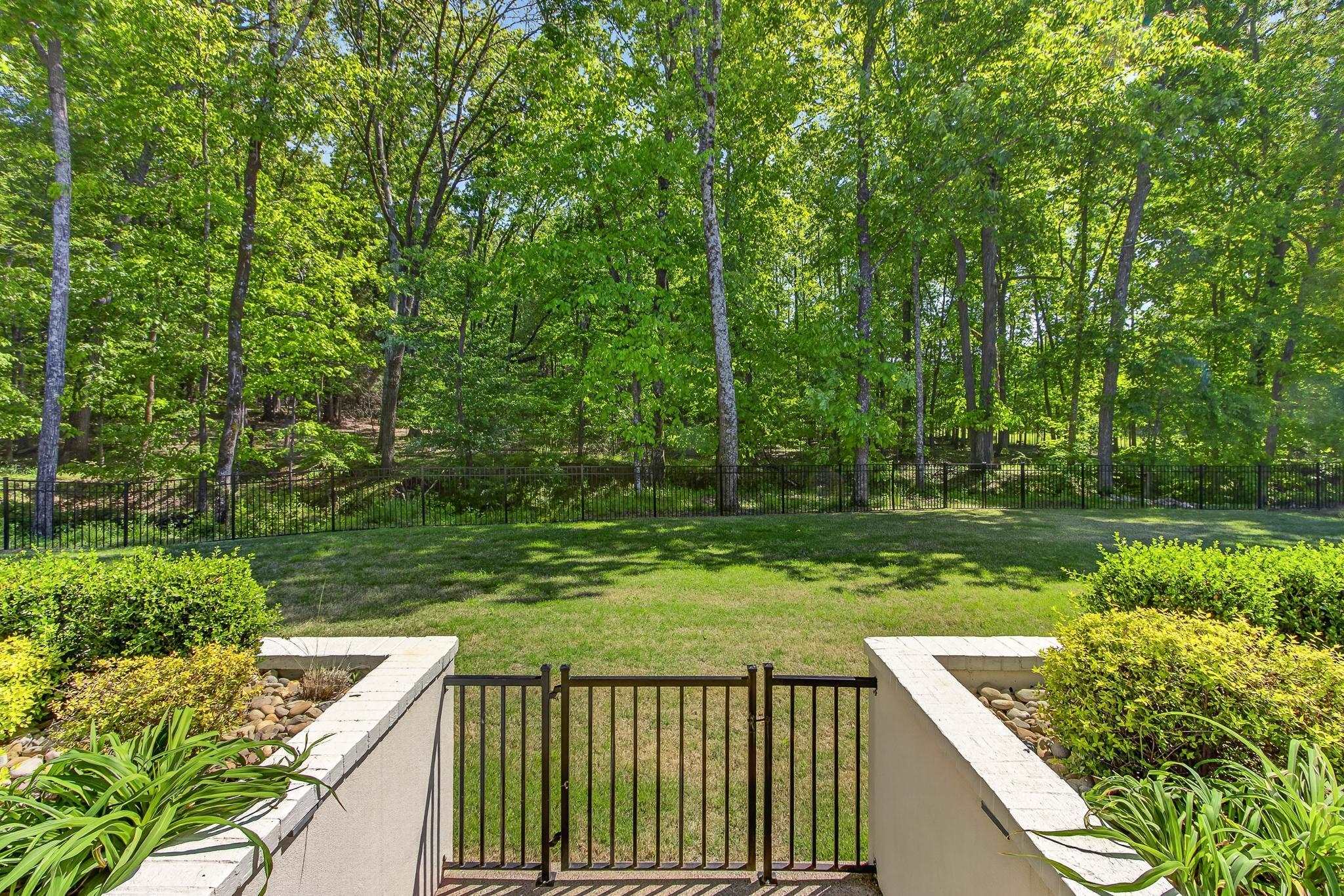 160 FAIR MEADOWS LN