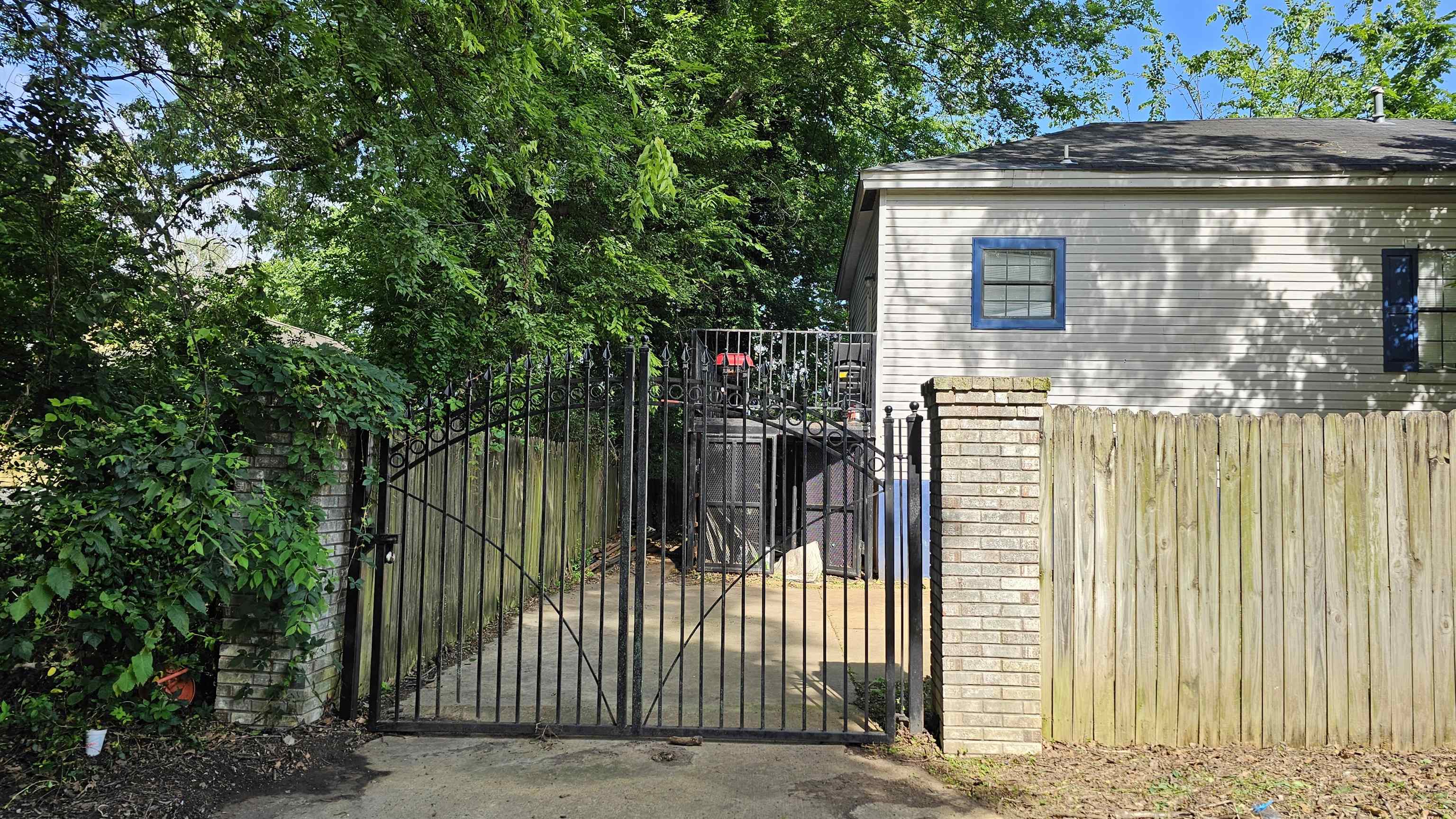 269 LOONEY AVE