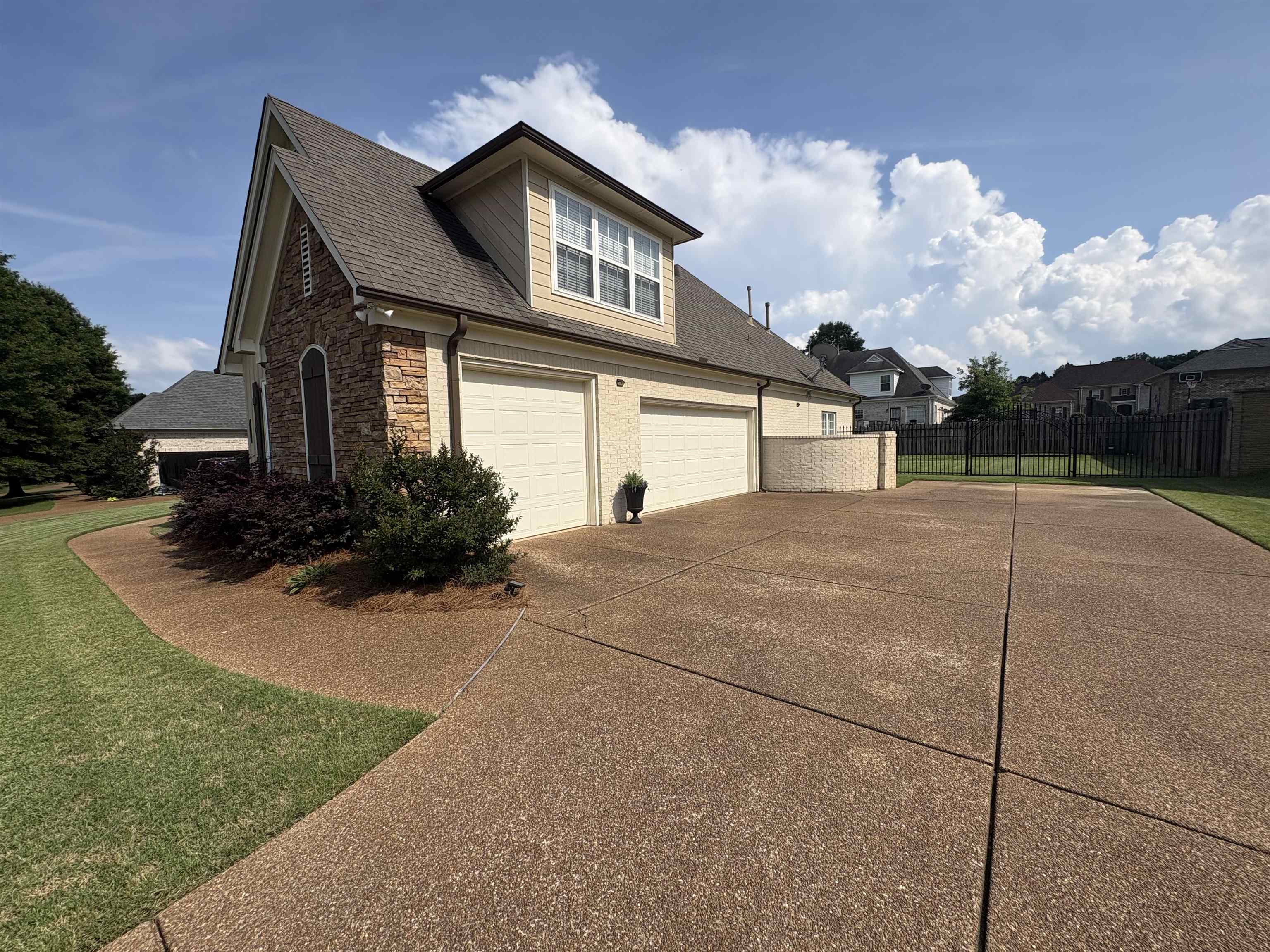 8793 CARRIAGE CREEK RD