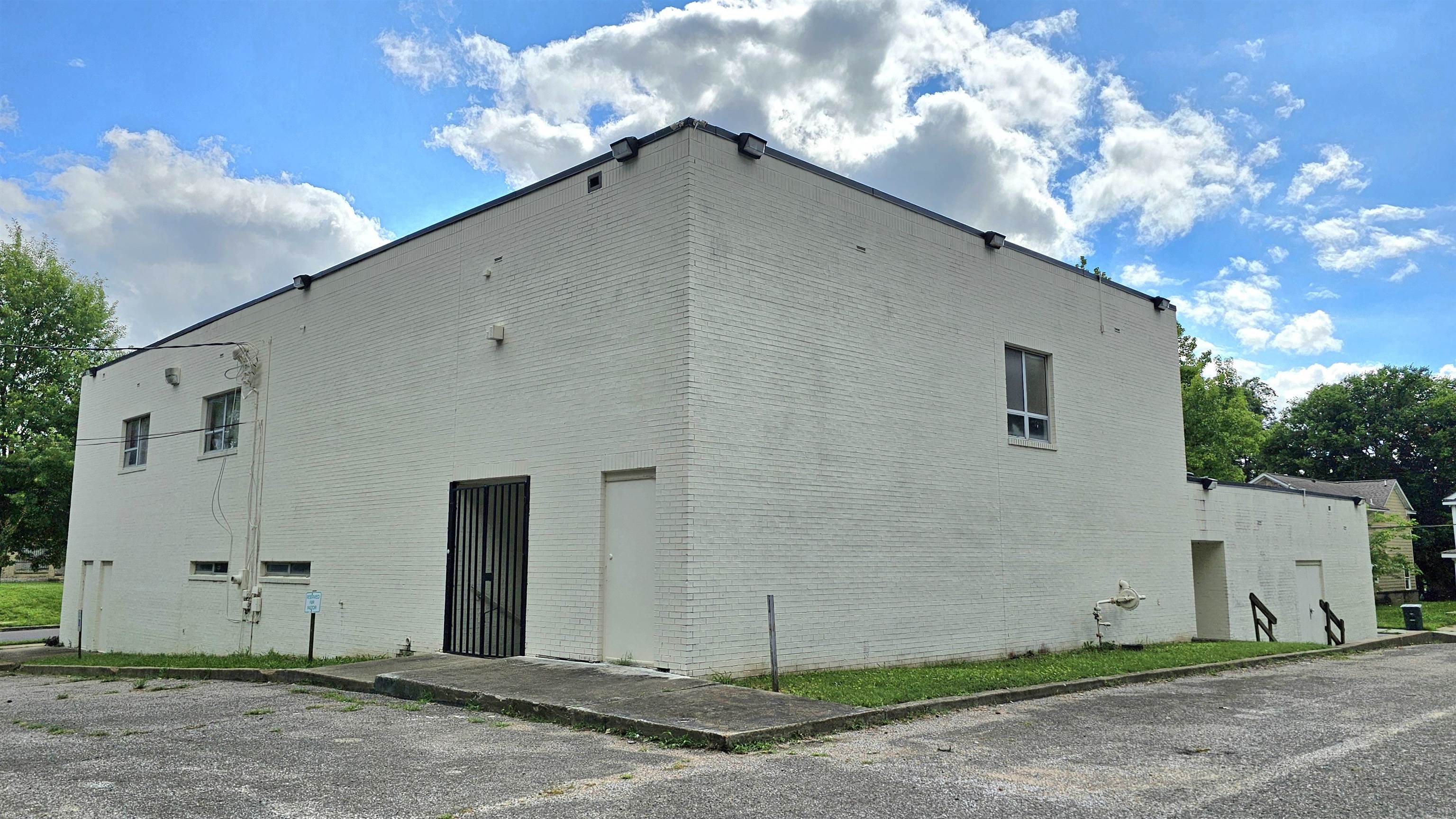 602 LOONEY AVE