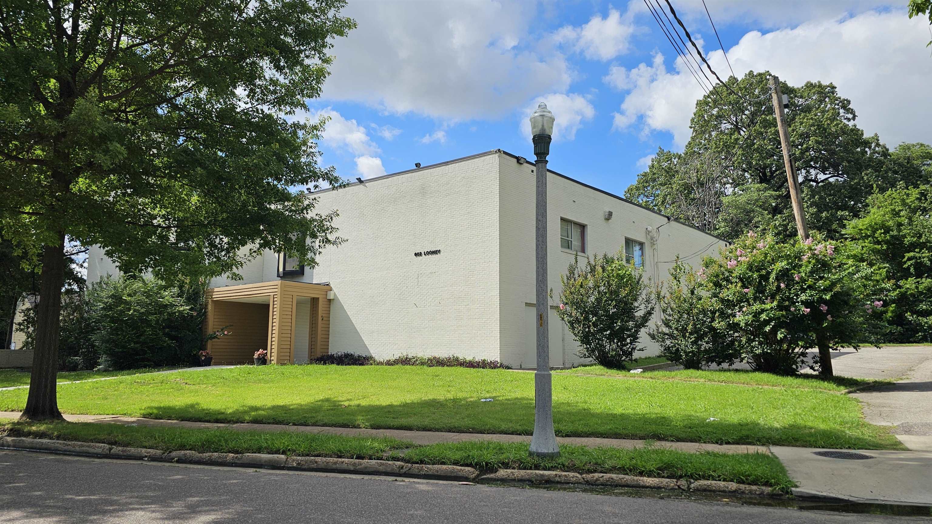 602 LOONEY AVE