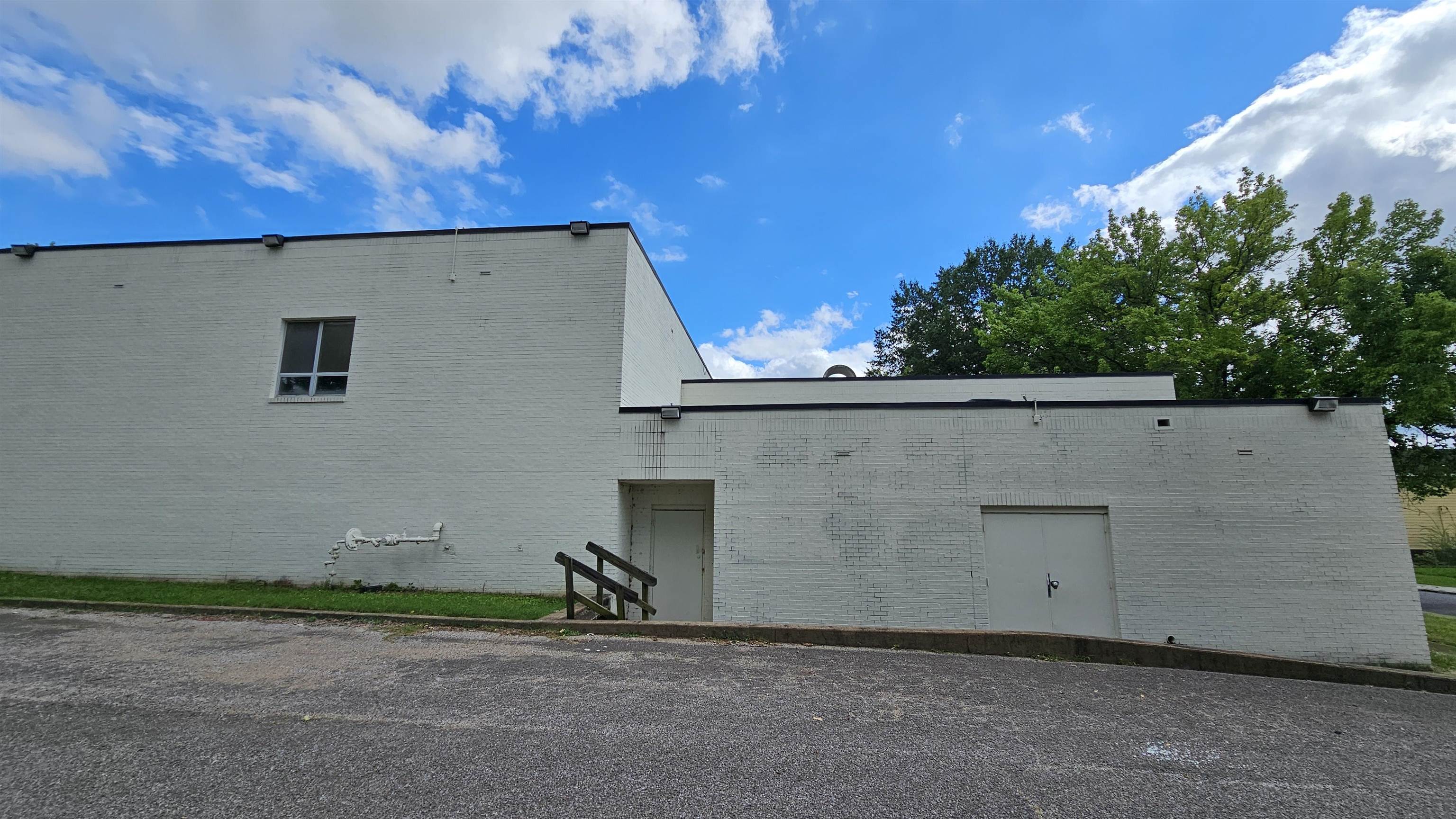 602 LOONEY AVE
