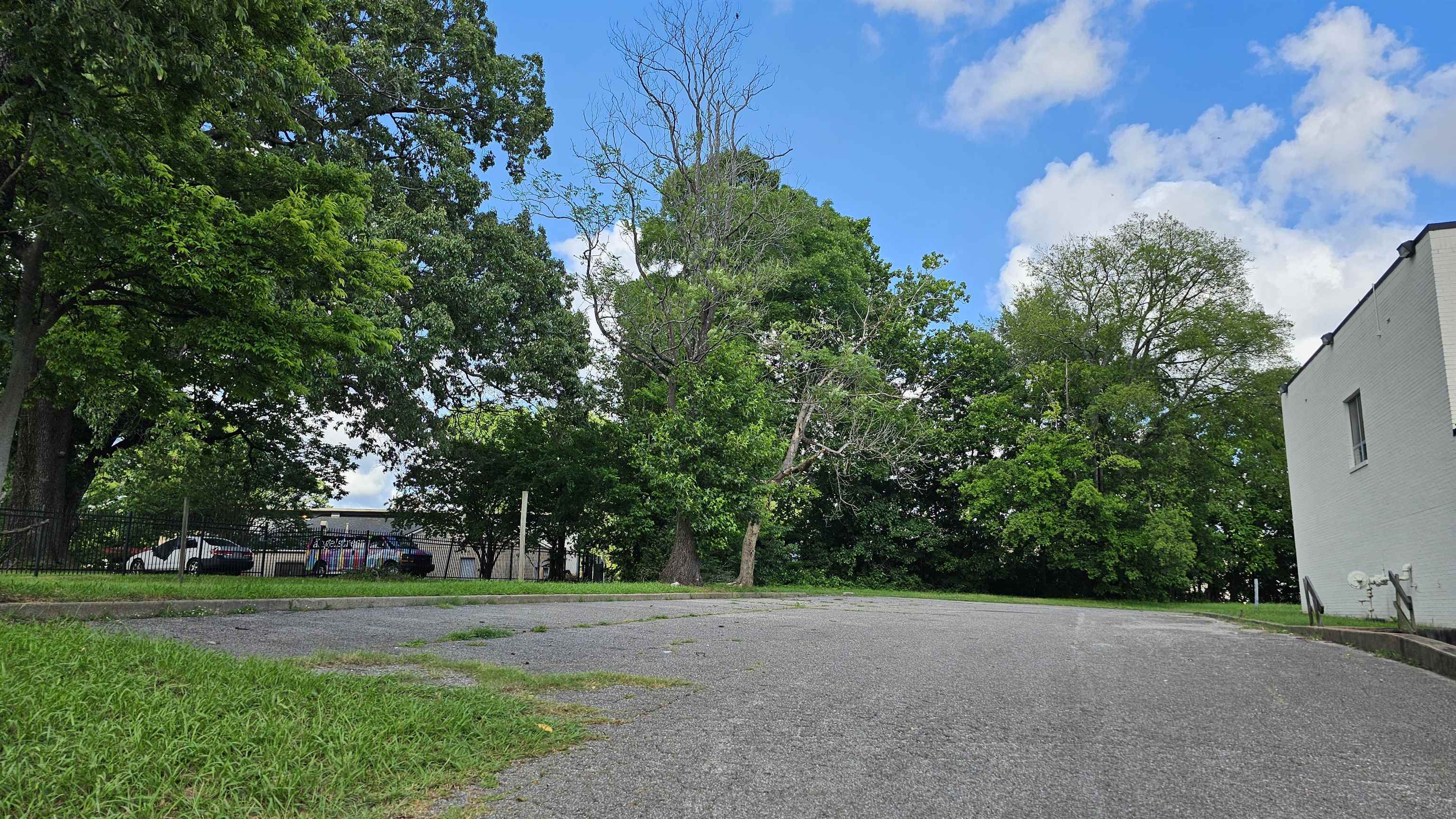 602 LOONEY AVE