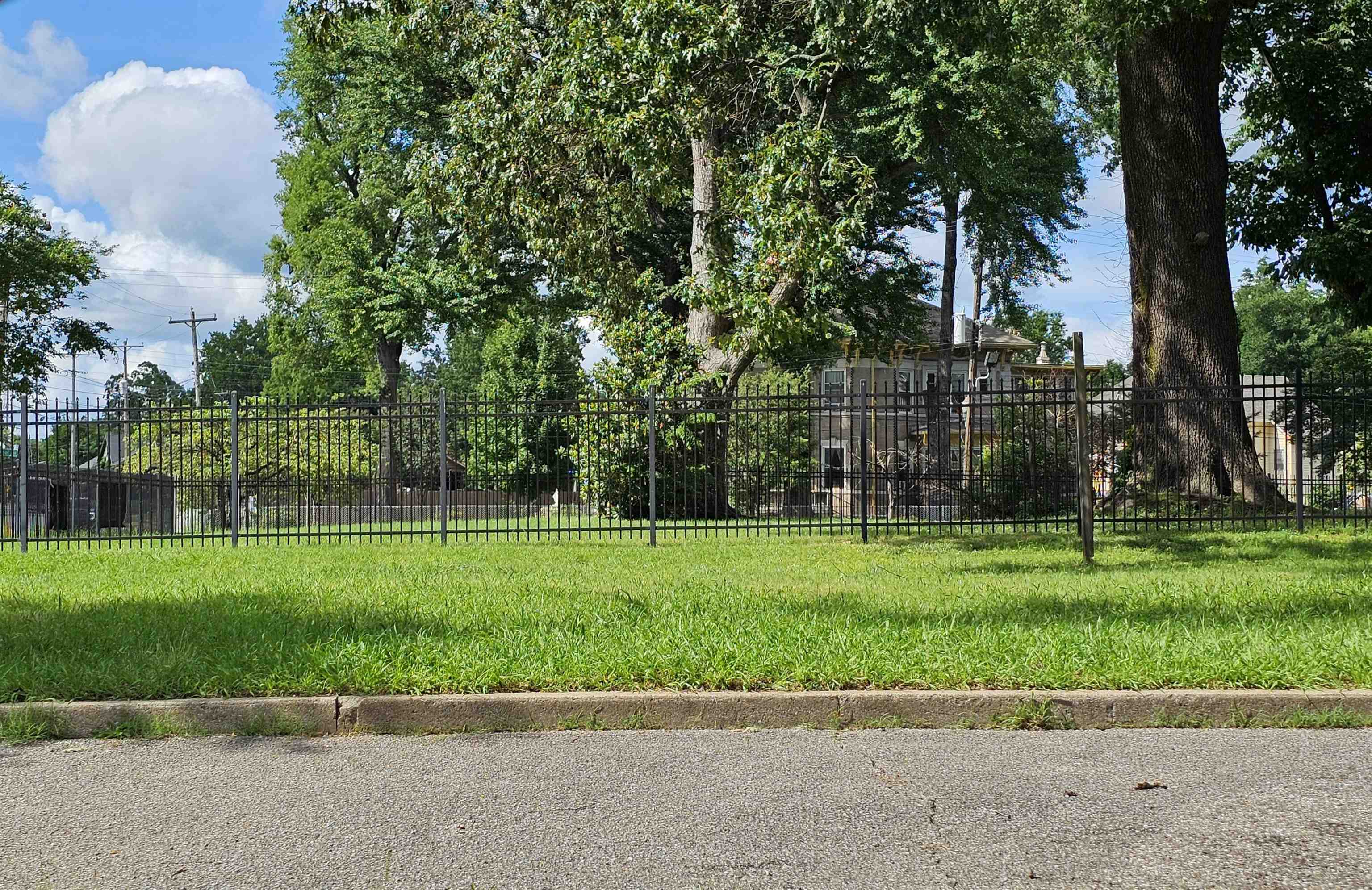 602 LOONEY AVE