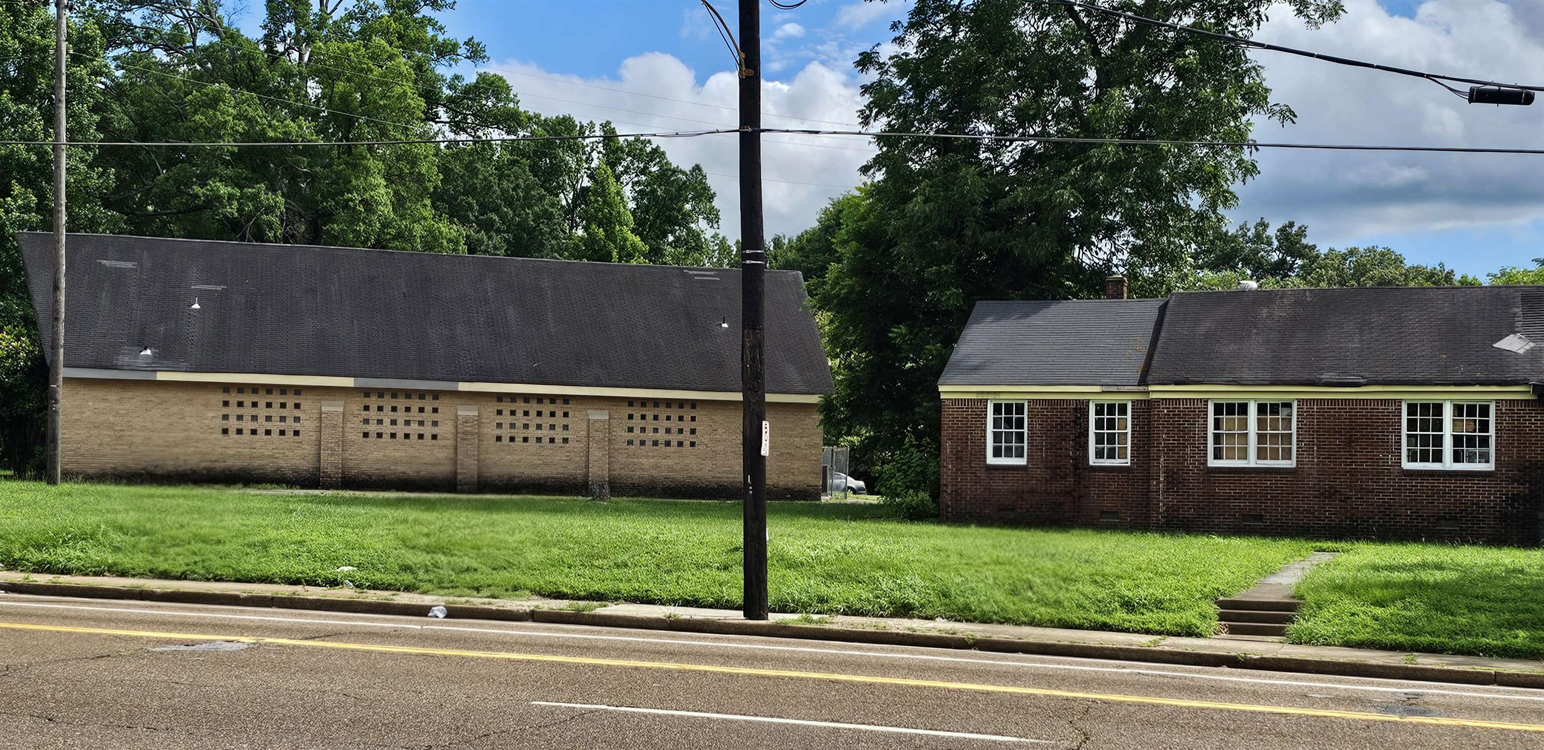 1293 LAMAR AVE