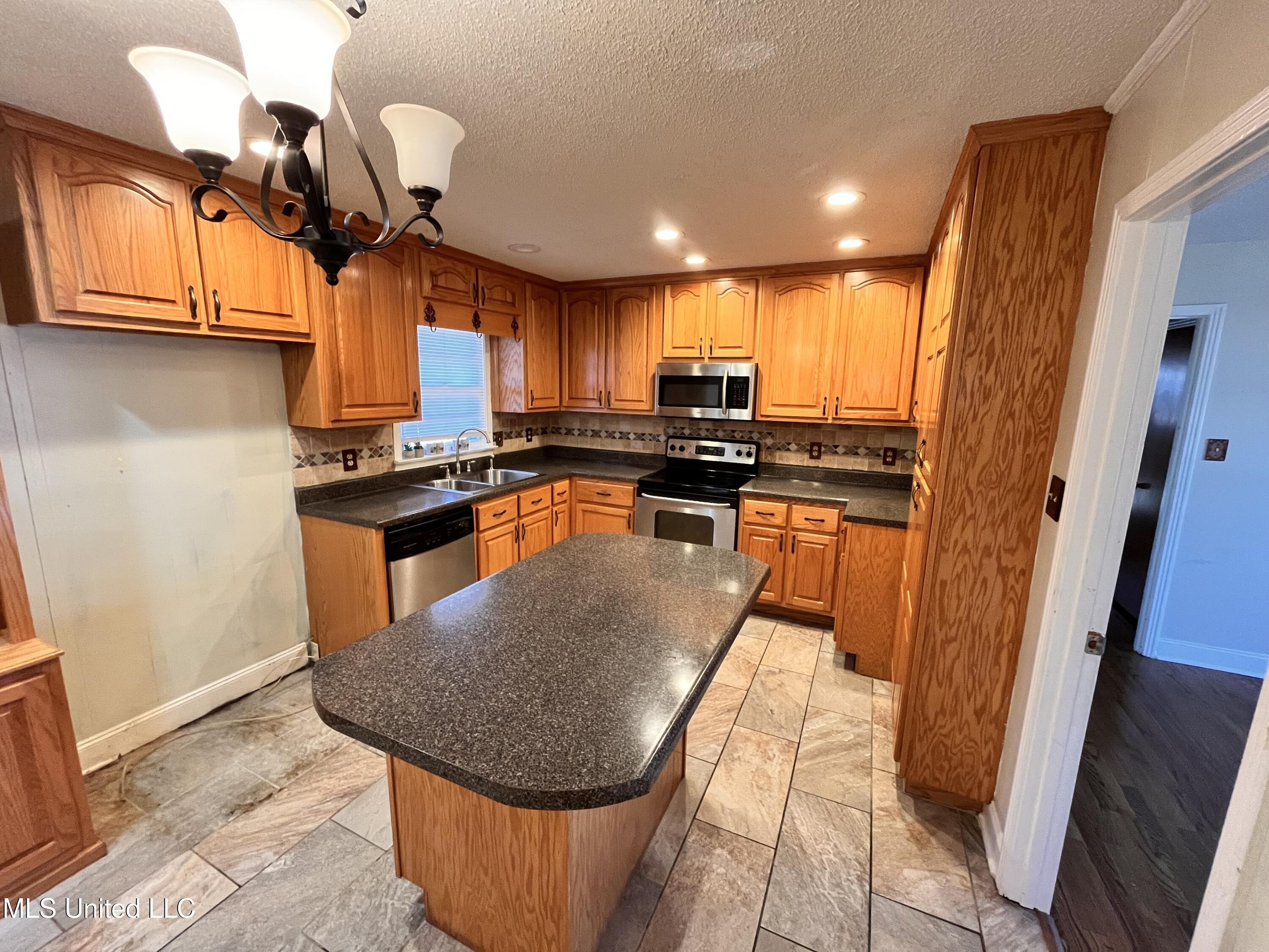 1721 W Highway 4