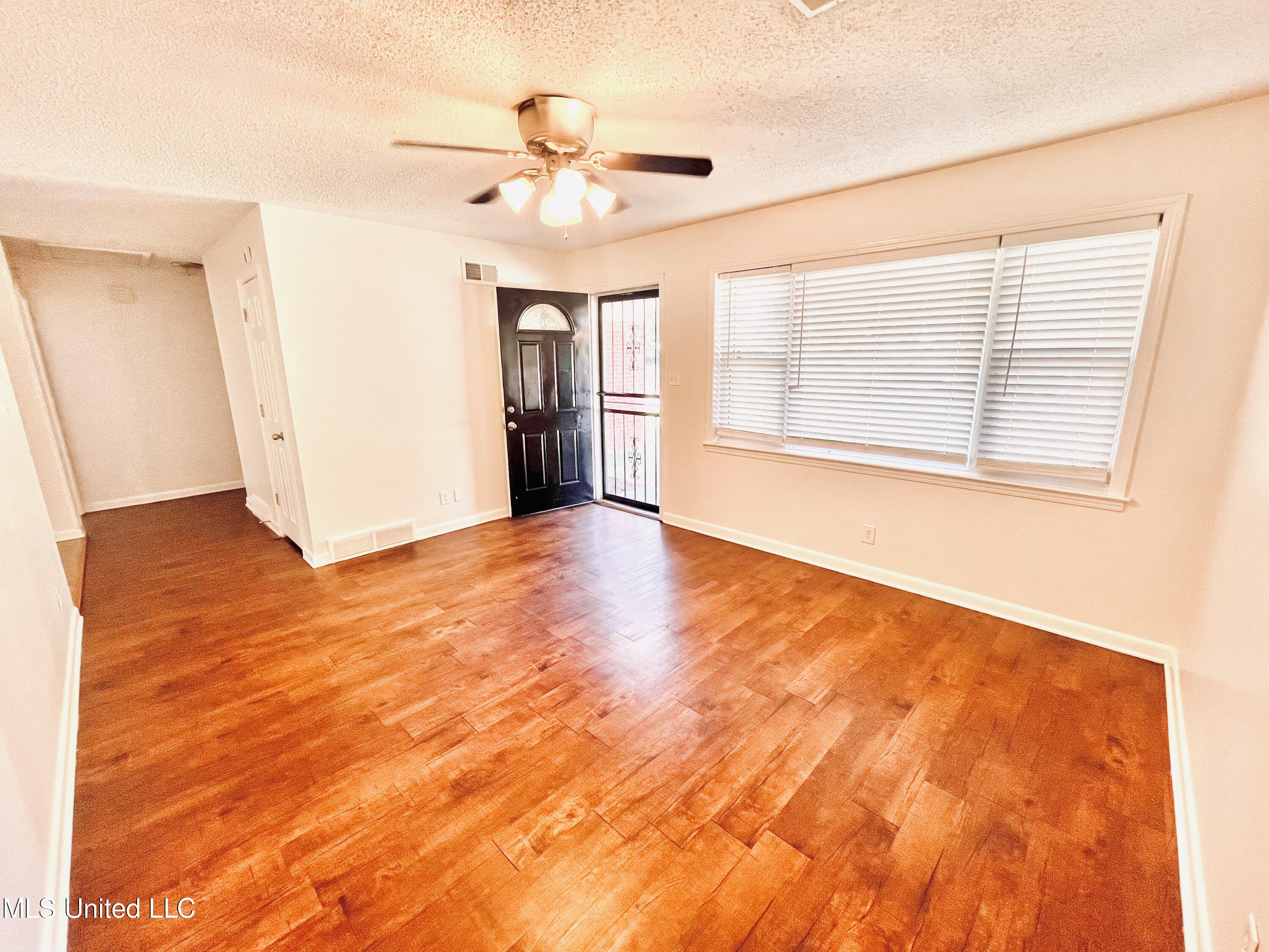 1595 Hickory Drive