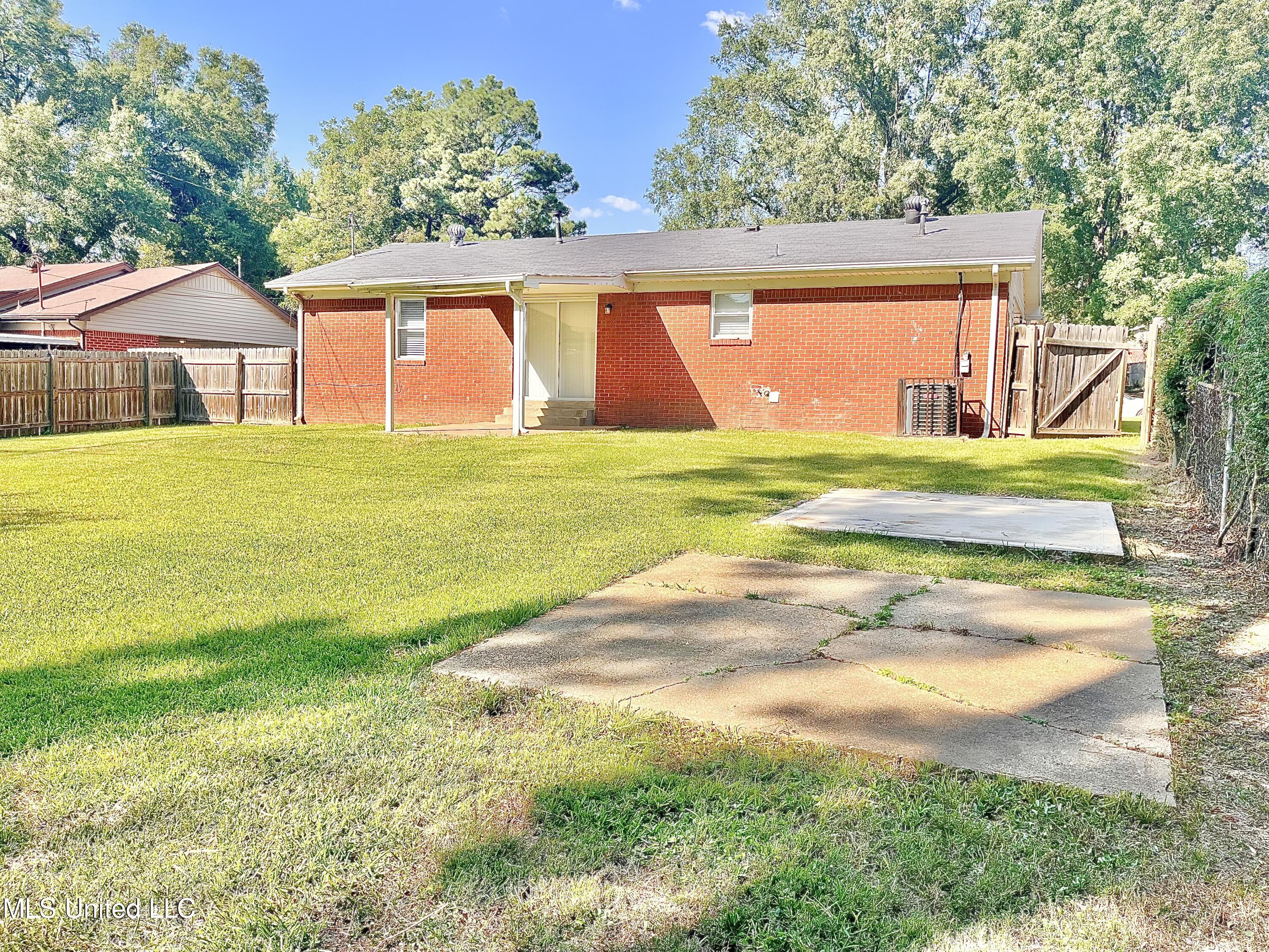1595 Hickory Drive