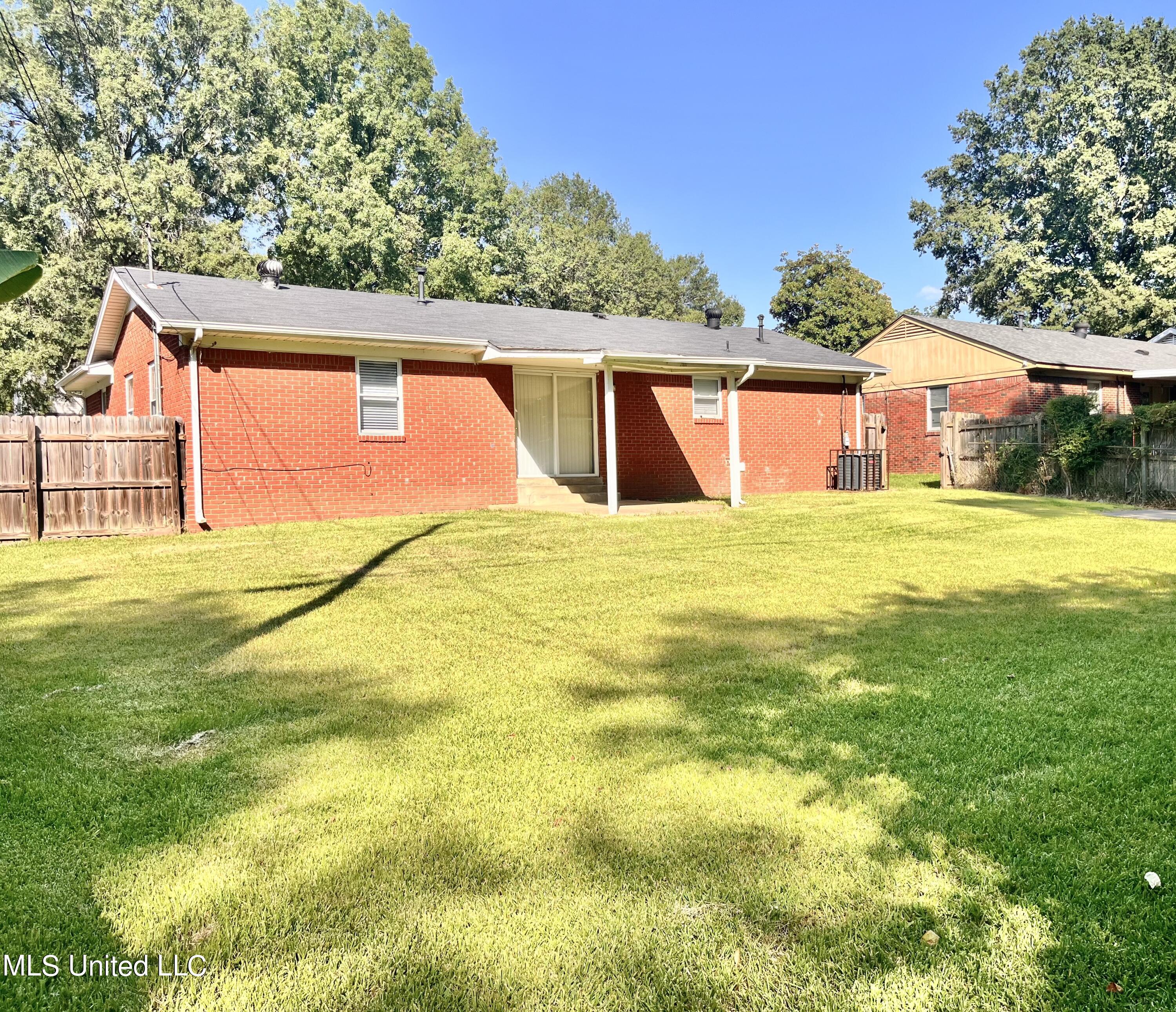 1595 Hickory Drive