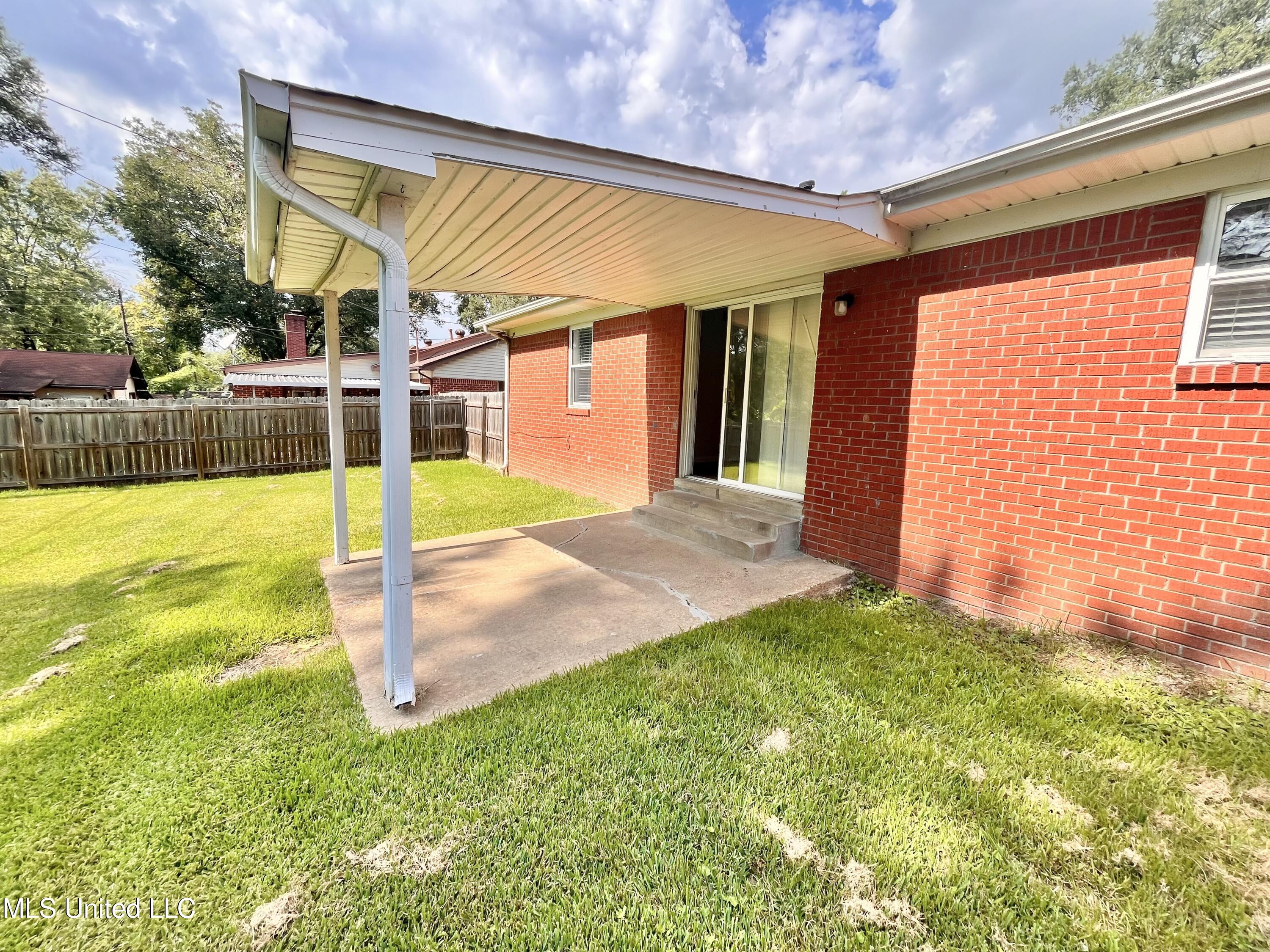1595 Hickory Drive