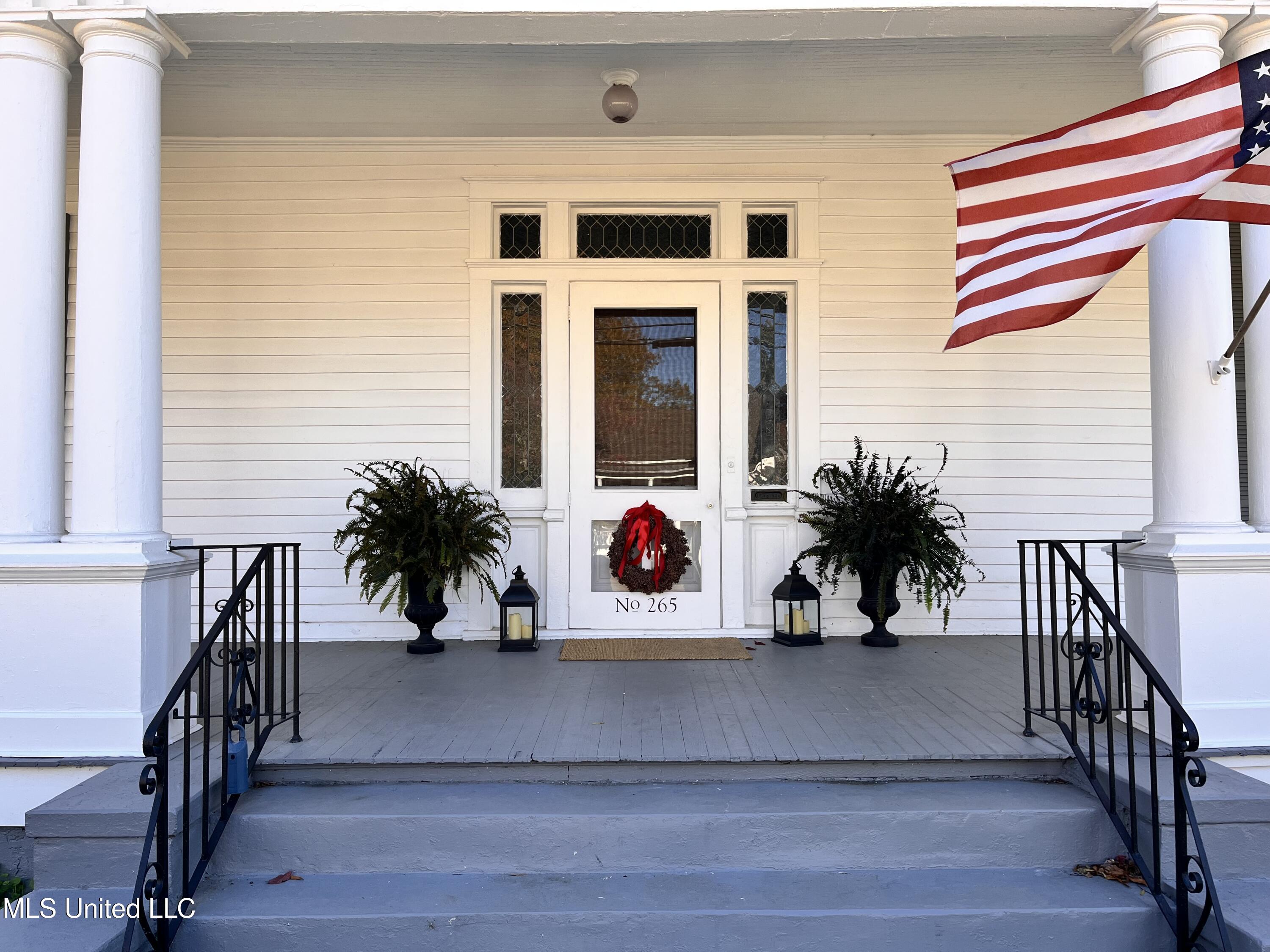 265 E College Avenue