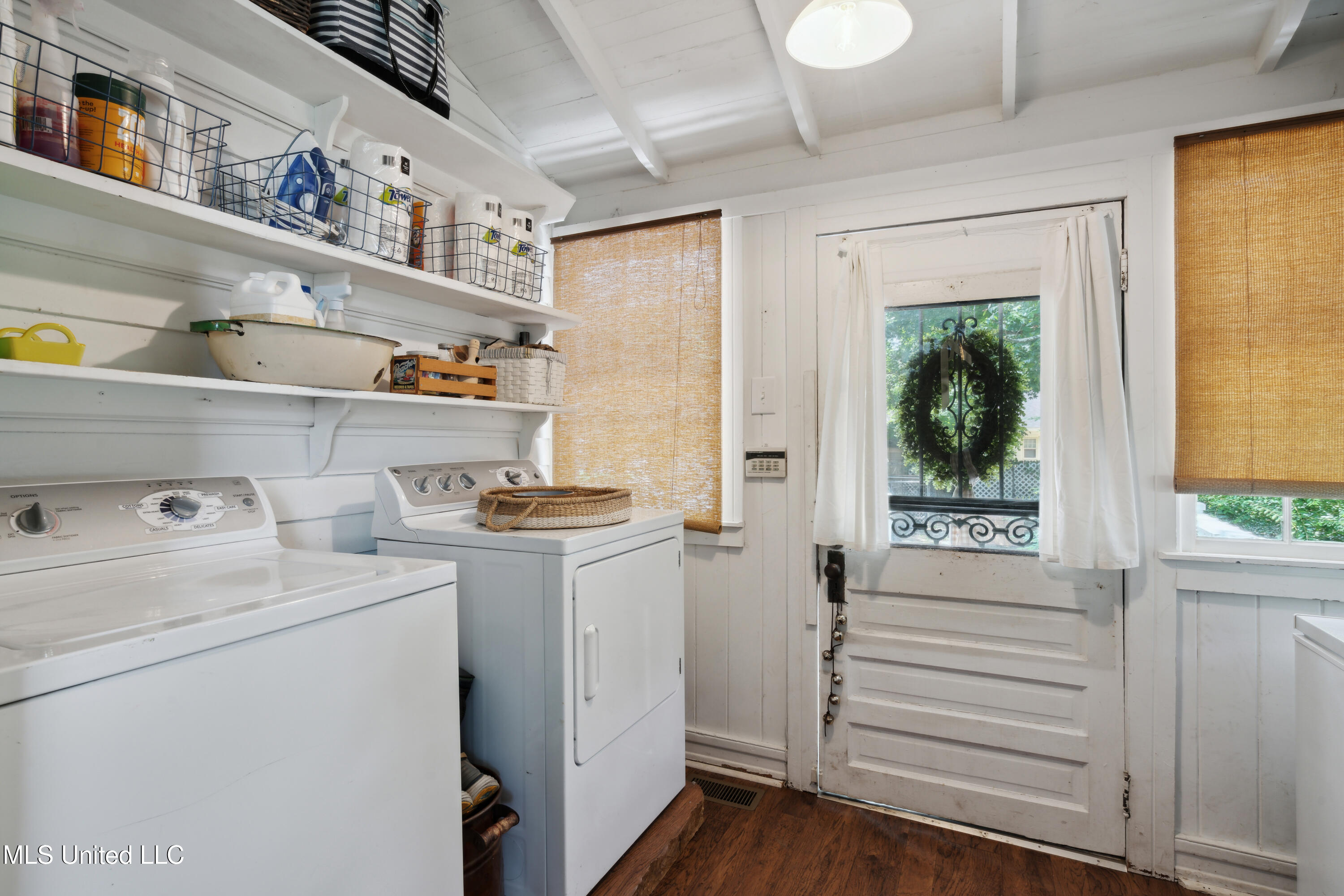 265 E College Avenue