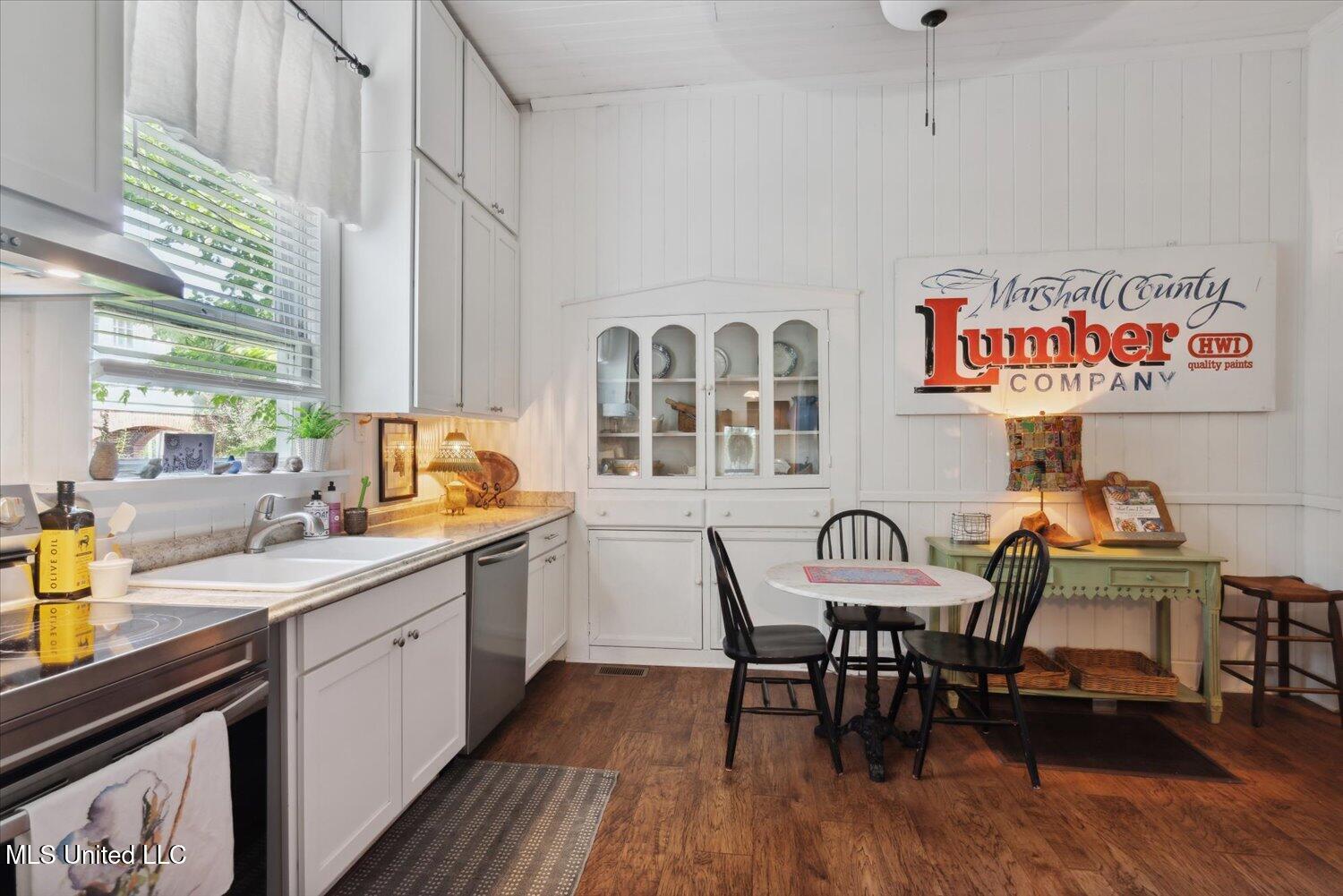 265 E College Avenue