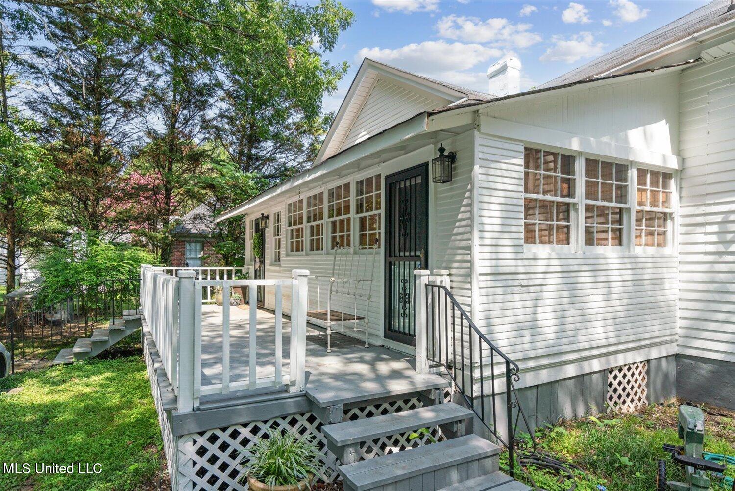 265 E College Avenue