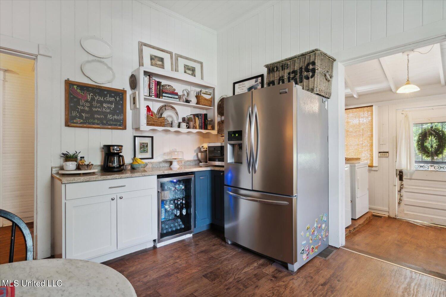 265 E College Avenue