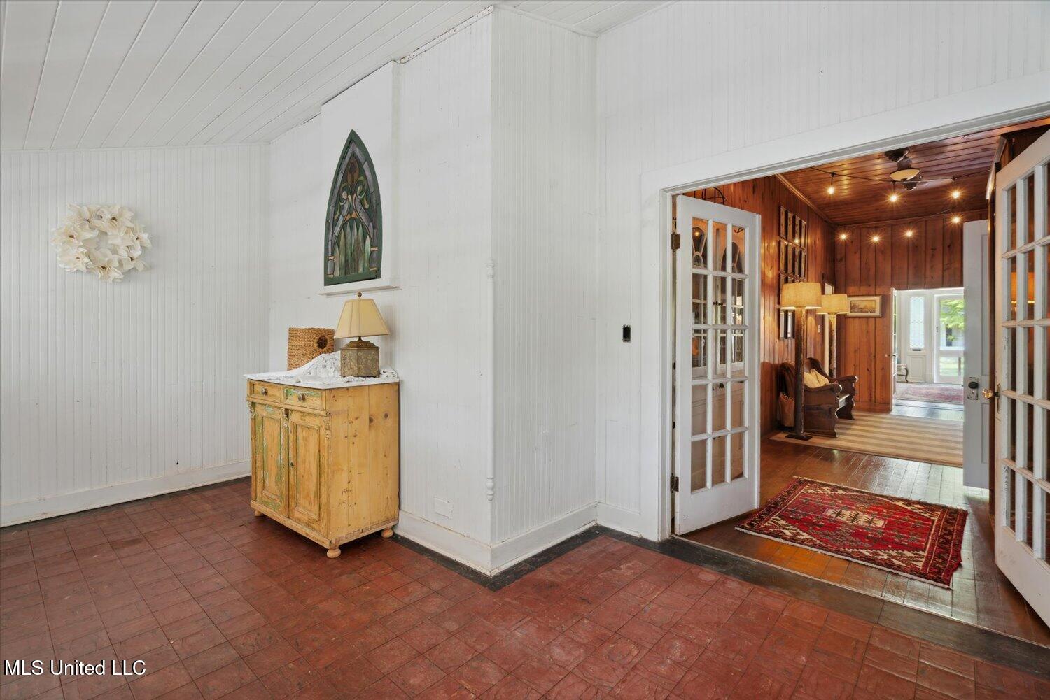 265 E College Avenue