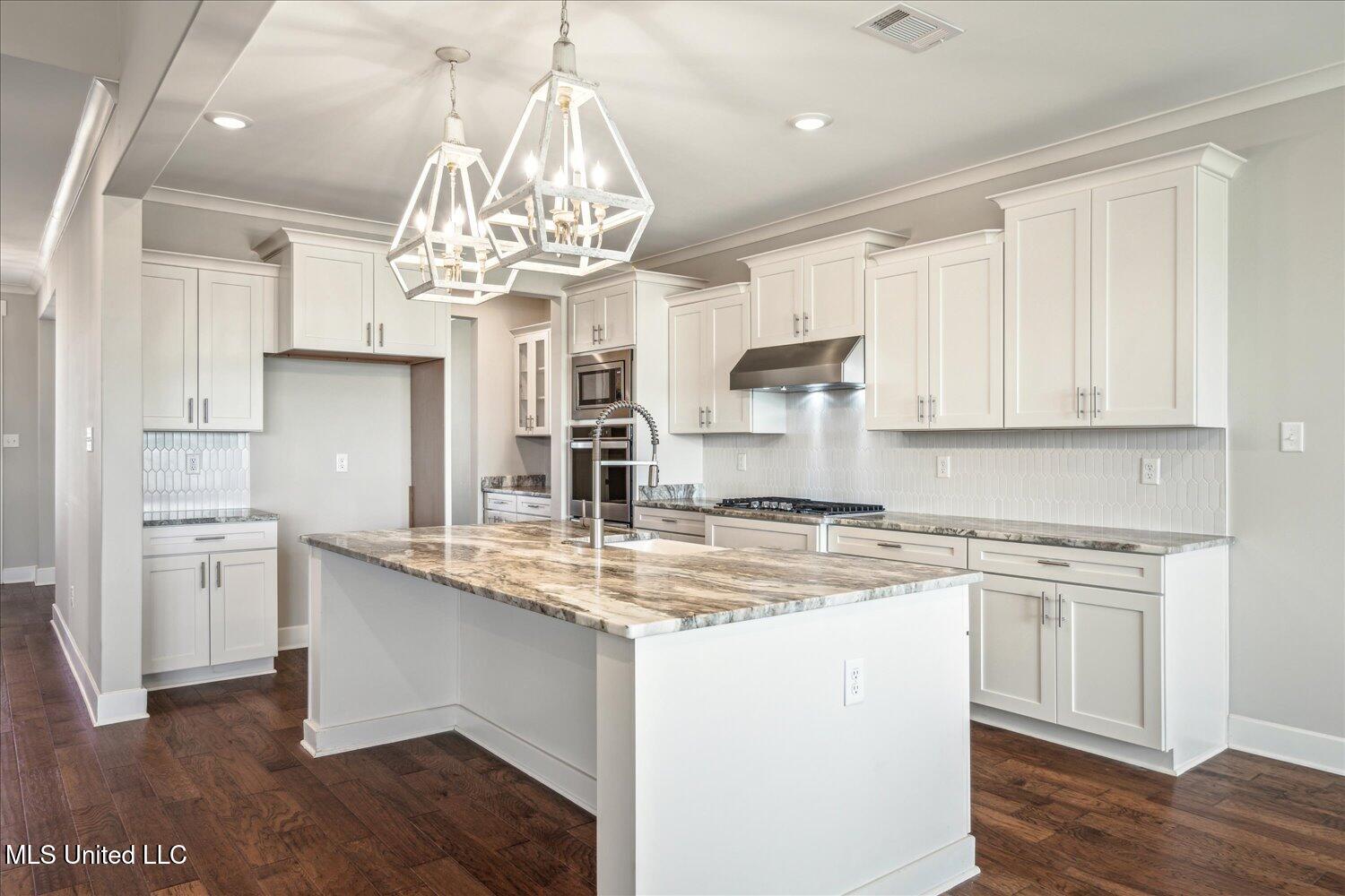 13853 Highlands Crest Drive